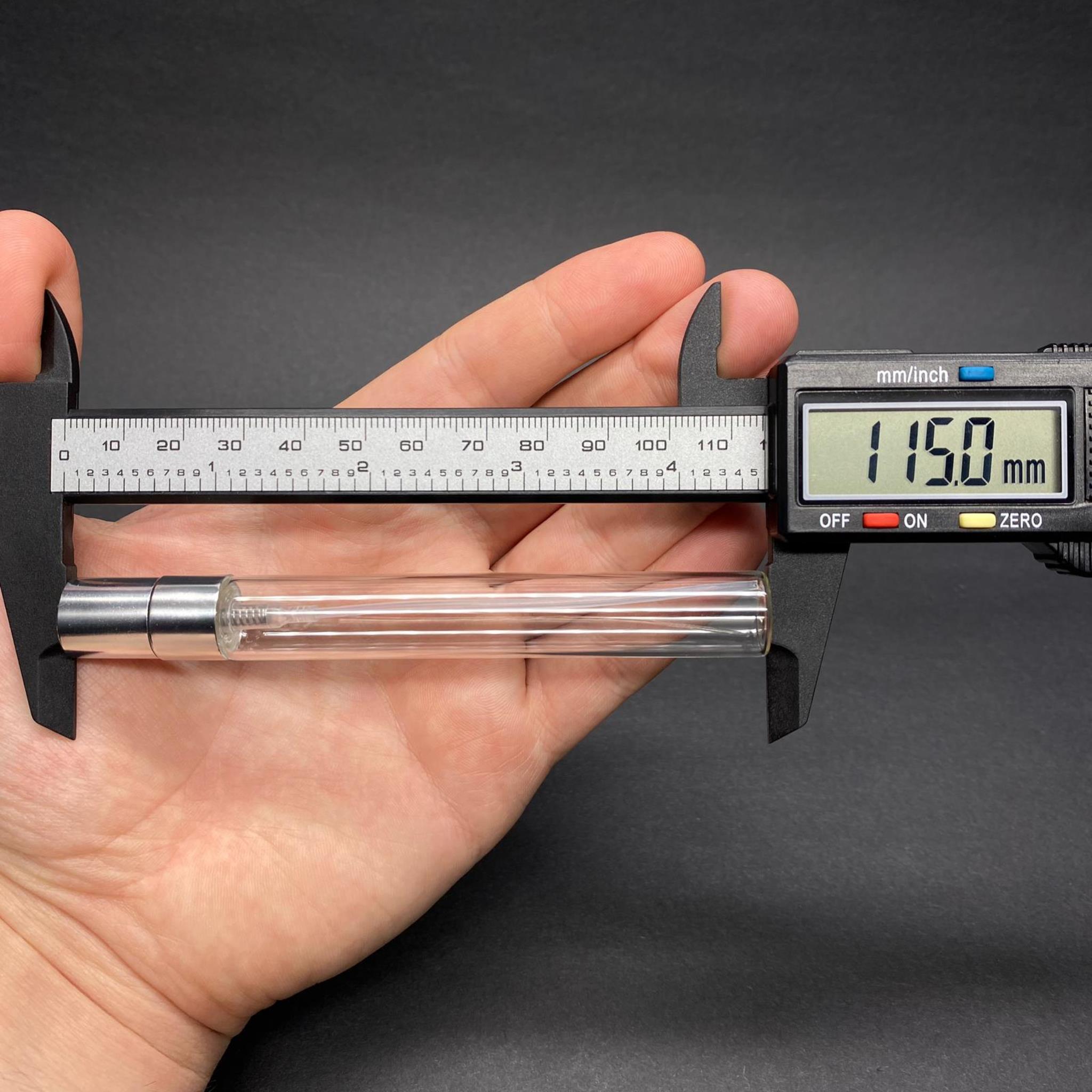 10 CC TESTER PARFÜM ŞİŞESİ - CAM KALEM PARFÜM ŞİŞESİ GÜMÜŞ METAL SPREYLİ KAPAKLI TAKIM - 10 ML CAM TÜP PARFÜM ŞİŞESİ - VİDALI SPREY VALF TEKRAR DOLDURULABİLİR - HEDİYELİK CAM KOLONYA ŞİŞESİ - DÜĞÜN, NİŞAN, SÖZ, KINA, CENAZE, PROMOSYON İÇİN HEDİYELİK KOLONYA ŞİŞELERİ