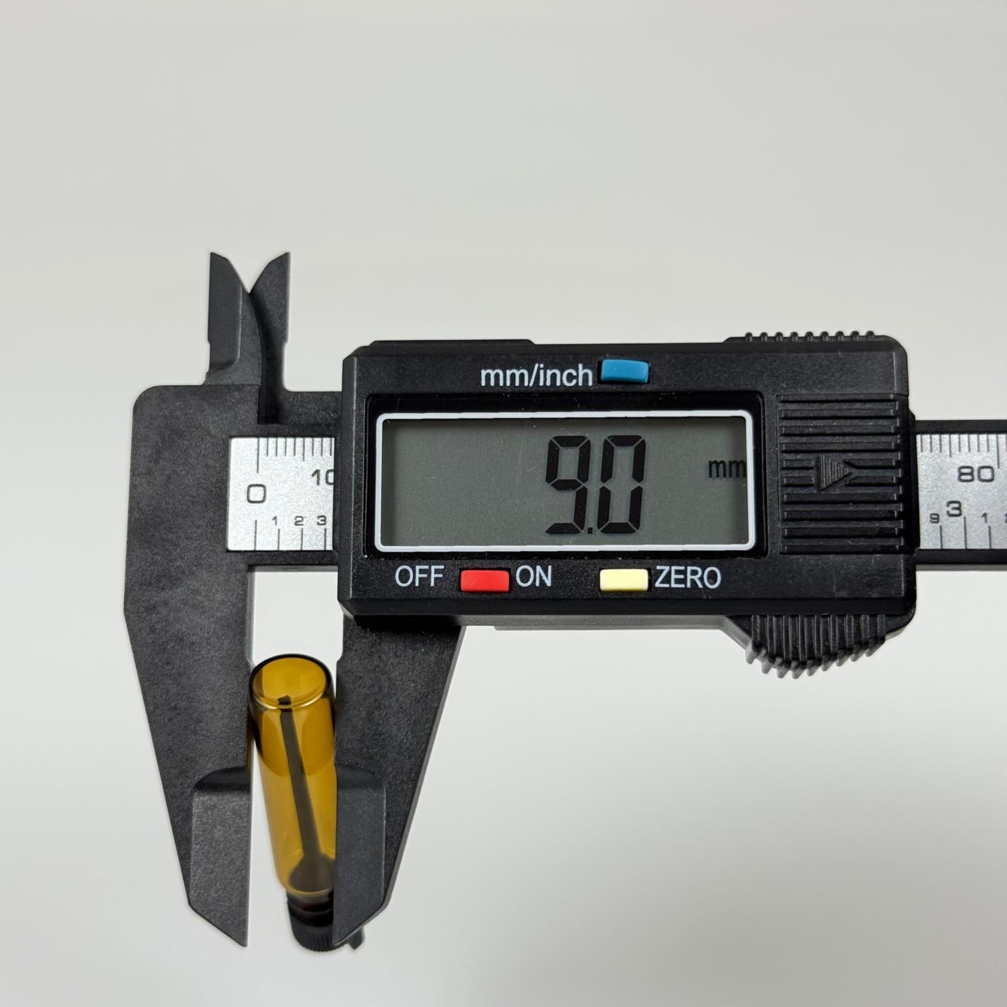 1 CC AMBER KAHVERENGİ ÇUBUKLU ŞİŞE PLASTİK TIPALI - GÜLYAĞI ŞİŞESİ - KOKU VE ESANS ŞİŞESİ - TESTER ŞİŞE - 1 ML CAM ŞİŞE