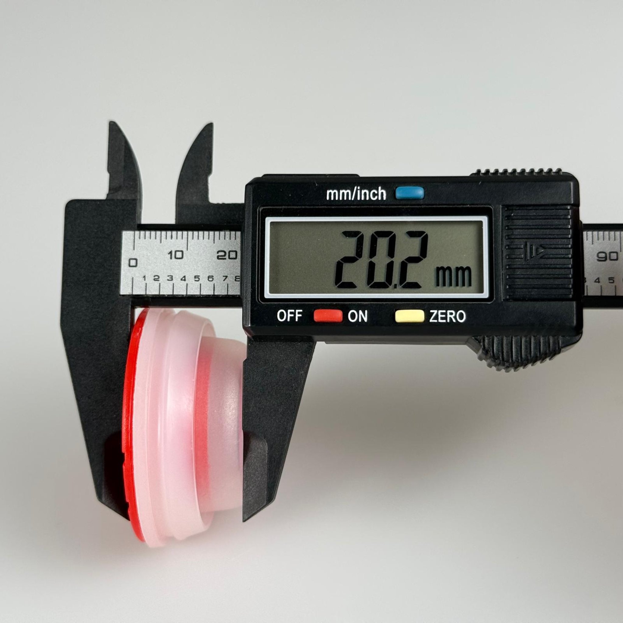 42 MM P2 K NATÜREL KIRMIZI BERİCAP (YAĞ TENEKE İÇİN) - TENEKE İÇİN PLASTİK KAPAK - YEDEK YAĞ TENEKE KAPAĞI - Çakma Metal TENEKE Kapağı