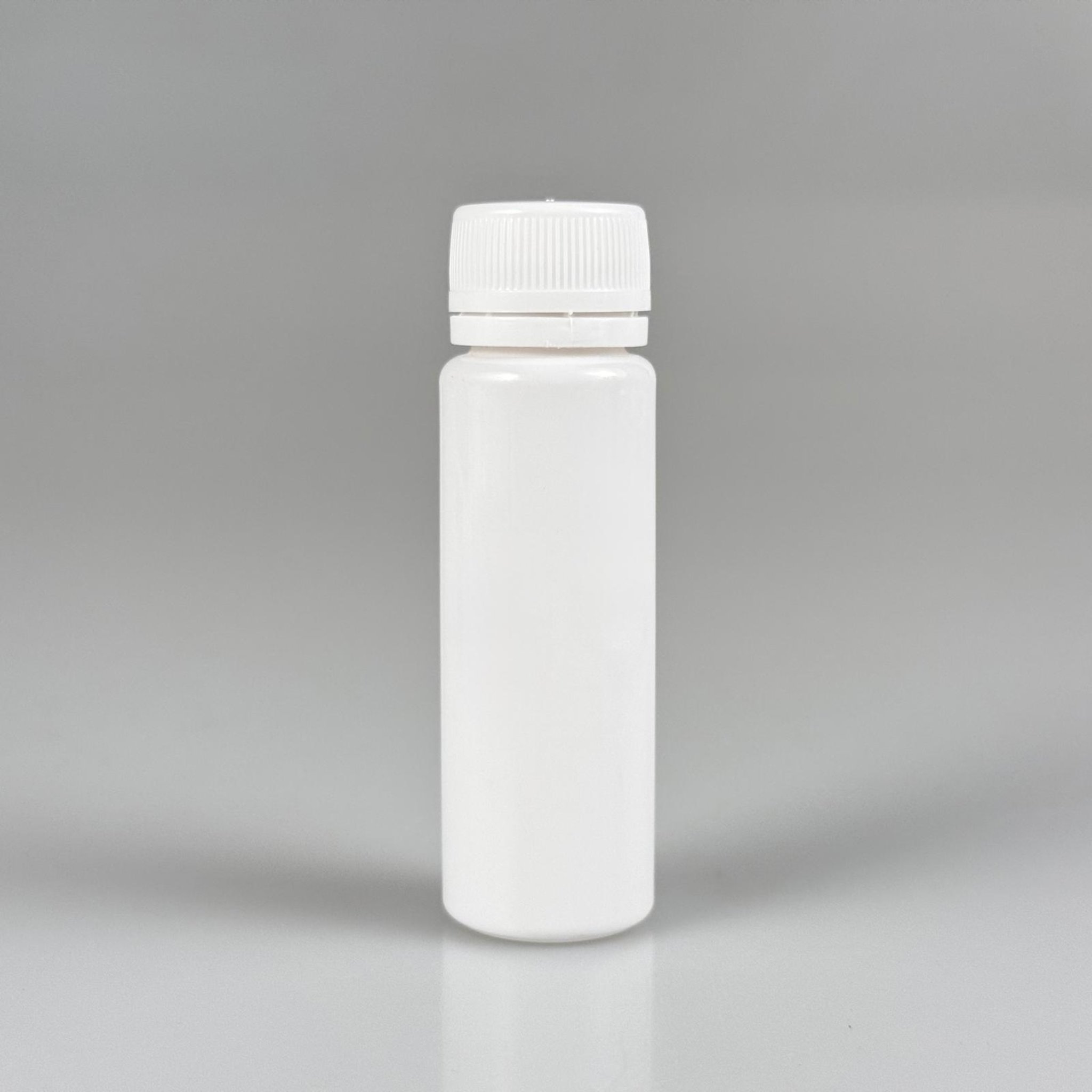 20 CC PET SHOT ŞİŞESİ  - KİLİTLİ BEYAZ KAPAKLI KOLAJEN ŞİŞESİ - 20 ML PLASTİK ŞİŞE - BEYAZ (KİLİTLİ KAPAK SERTÇE BASTIRARAK KAPANIR)