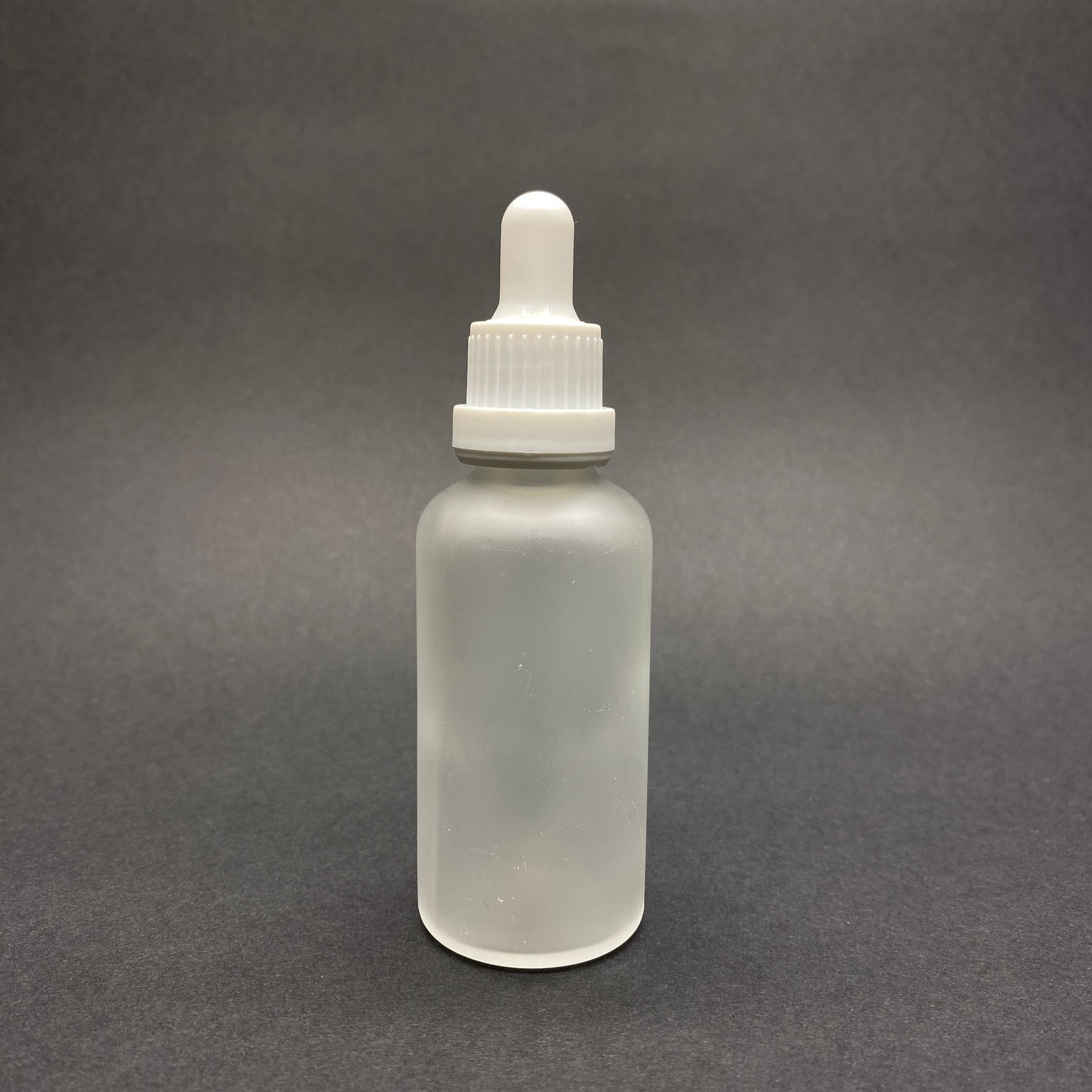 50 CC BUZLU CAM DAMLALIKLI ŞİŞE - BEYAZ EMZİK - BEYAZ KİLİTLİ PLASTİK KAPAK - 50 ML BUZLU CAM DAMLALIKLI ŞİŞE - SERUM ŞİŞESİ DAMLALIKLI - BOŞ SERUM ŞİŞESİ - TOPTAN DAMLALIKLI ŞİŞE