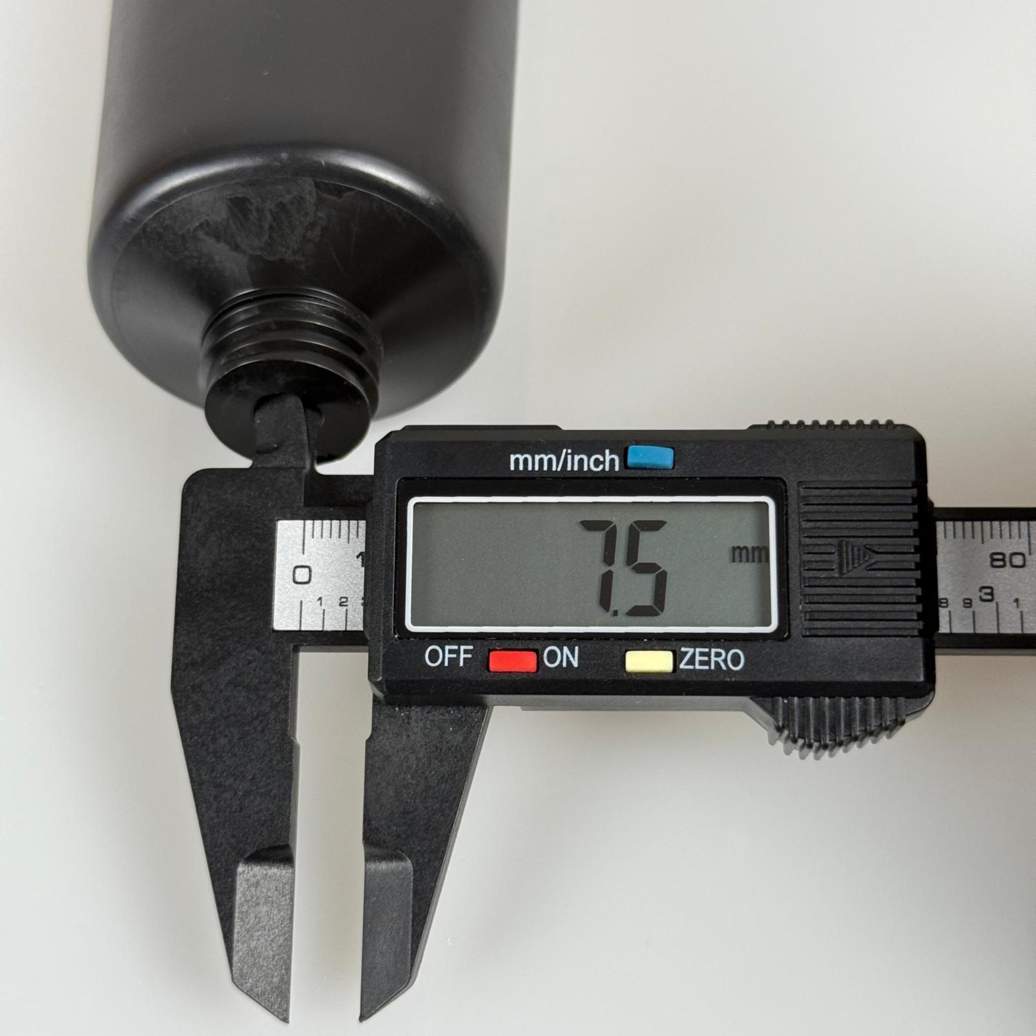 KOZMETİK İÇİN SİYAH BOŞ KREM TÜPÜ KAPAKLI - 250 ML - MERHEM TÜPÜ - PLASTİK MANÜEL DOLDURULABİLİR BOŞ TÜP - LİPGLOSS TÜP - DUDAK PARLATICISI TÜPÜ - BAL DOLUMU İÇİN PLASTİK TÜP