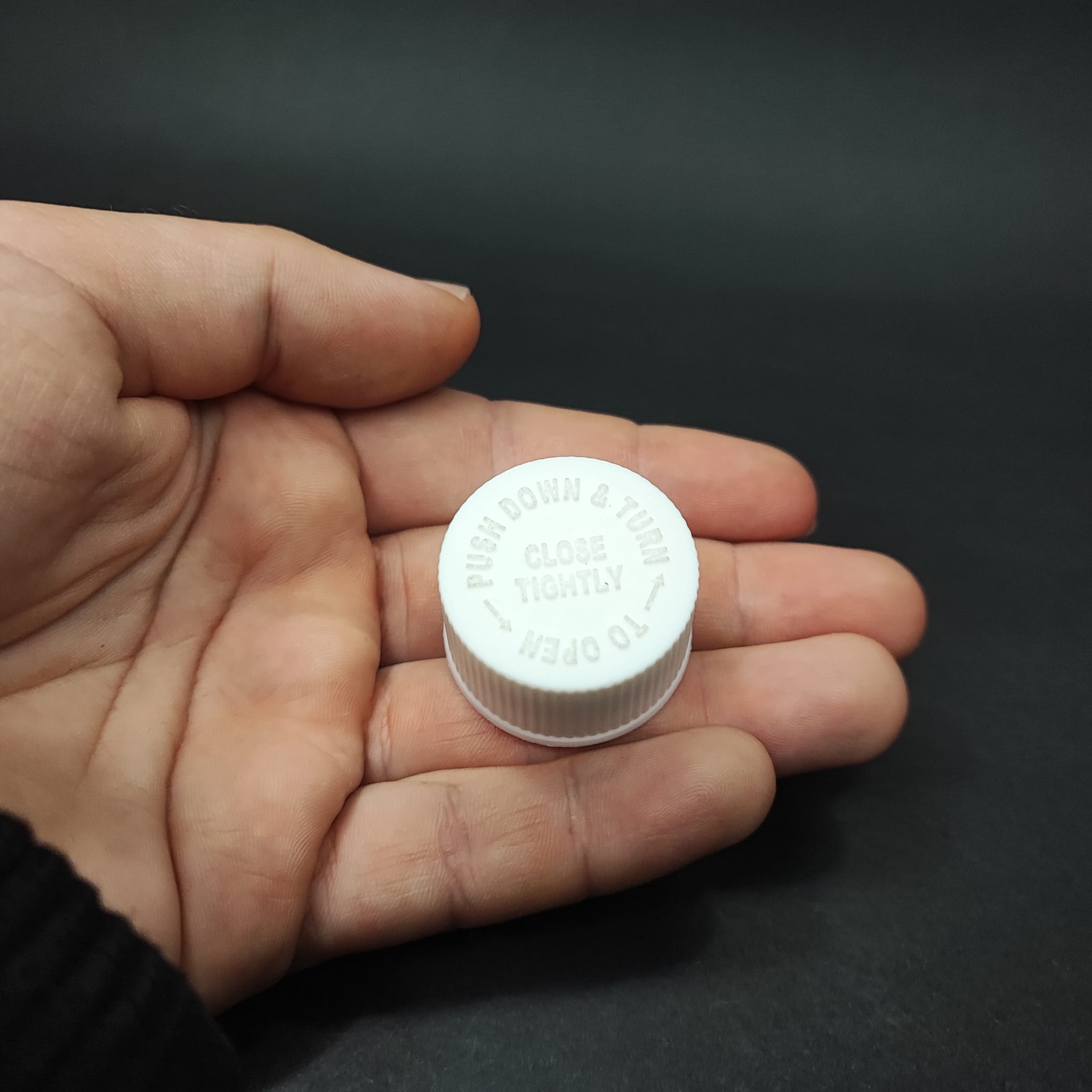 24 MM ÇOCUK KİLİTLİ BEYAZ KAPAK