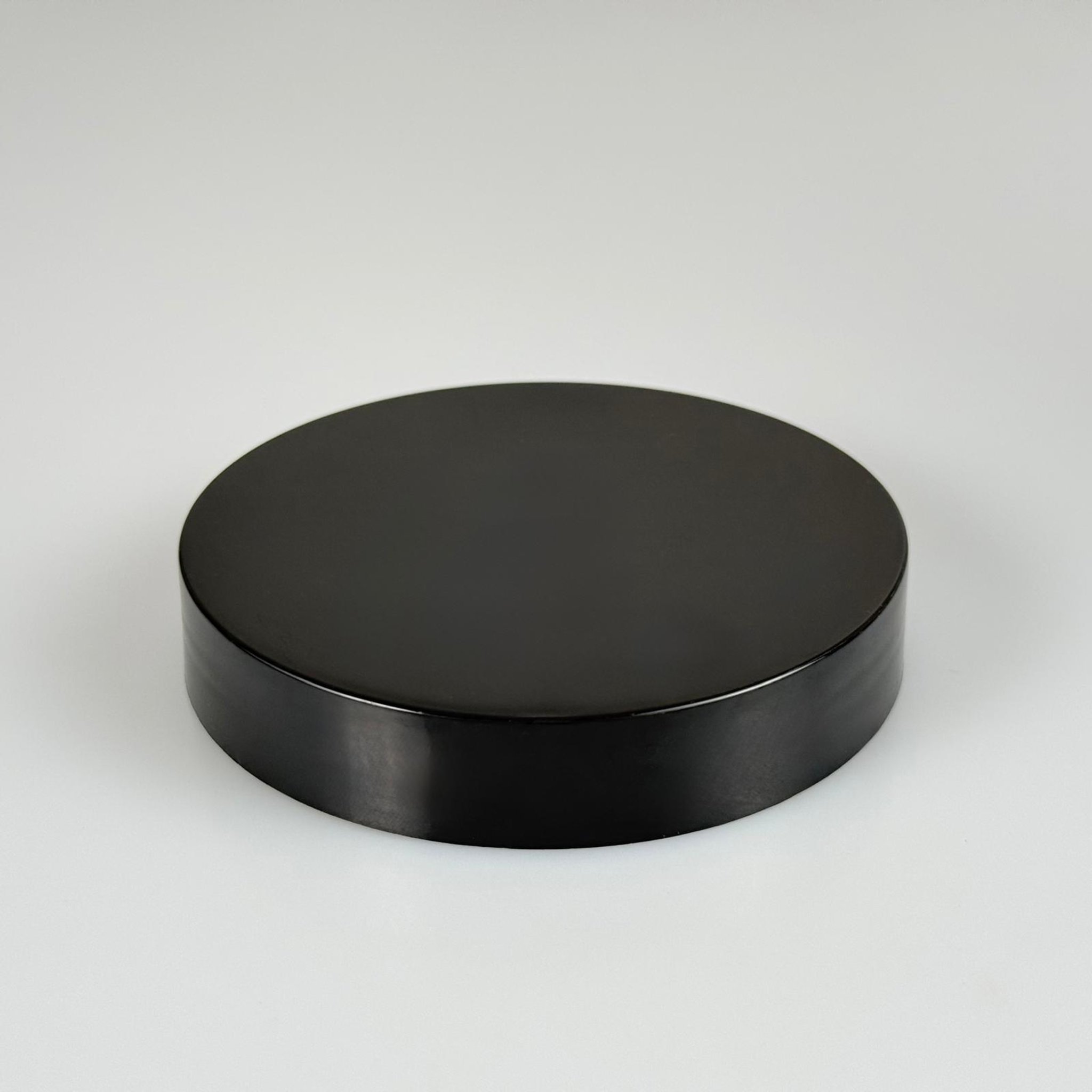89 MM VİDALI PLASTİK SİYAH KAPAK