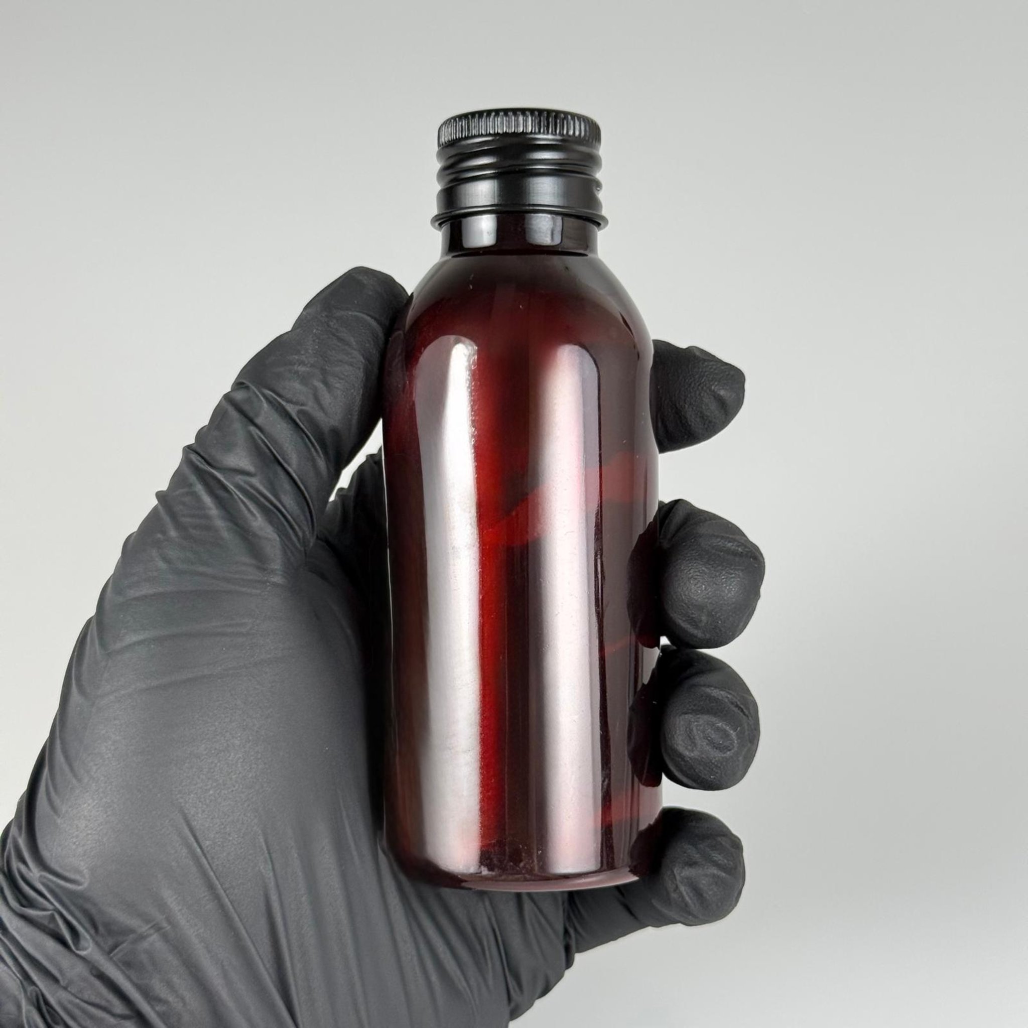 100 CC AMBER SERT MODEL PET ŞİŞE (24 AĞIZ) + KÖPÜK CONTALI SİYAH METAL ALÜMİNYUM KAPAK + KOLONYA TIPALI TAKIM - 100 ML KAPAKLI KAHVERENGİ KALIN PET ŞİŞELER
