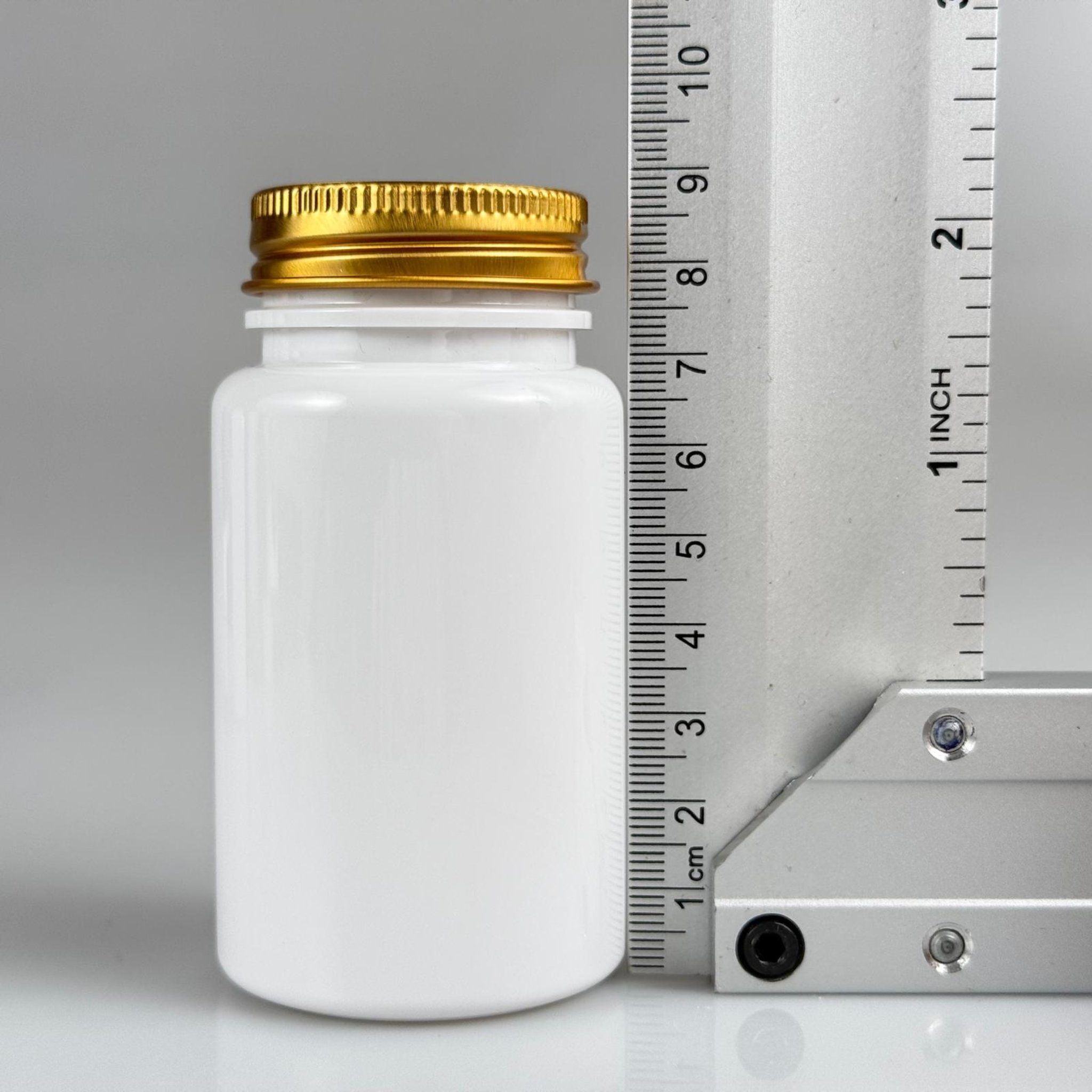 100 CC BEYAZ PET PUDRA ŞİŞESİ + KÖPÜK CONTALI GOLD METAL KAPAKLI + PUDRA TIPALI TAKIM - 100 ML PUDRA KUTUSU, EKO TUZLUK