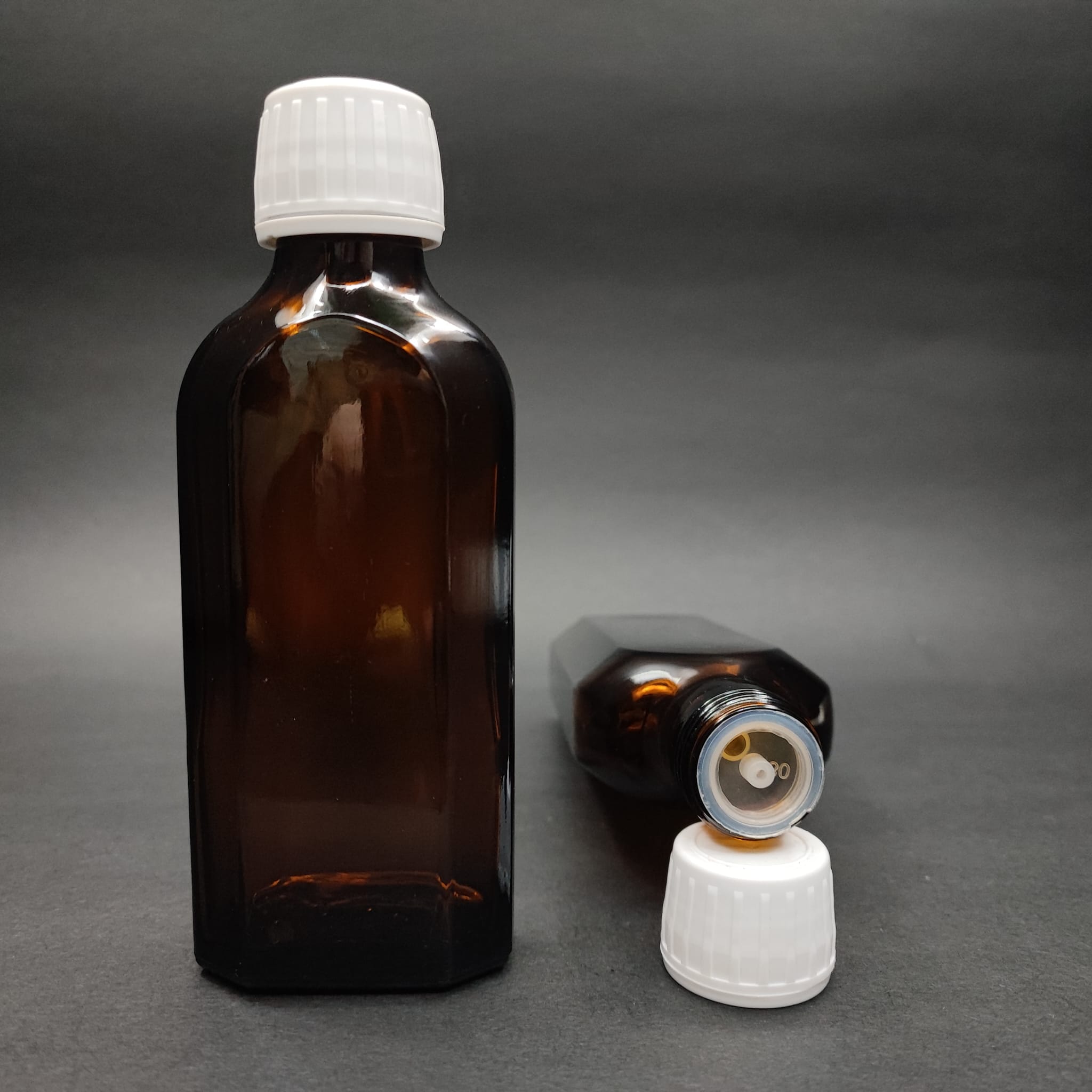 100 ML DOLUMU KOLAY, GENİŞ AĞIZLI İÇTEN DAMLALIKLI ŞİŞE (25 MM AĞIZ)  - 100 CC BEYAZ KİLİTLİ DAMLALIKLI CAM ECZA ŞİŞESİ - AMBER YASSI KAHVERENGİ