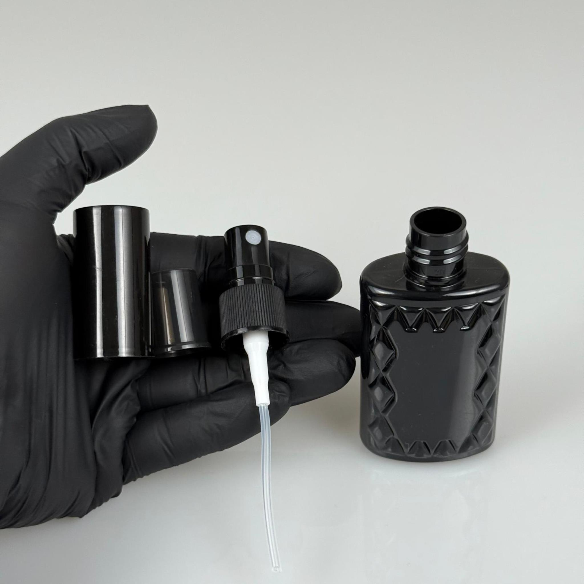 50 CC SİYAH PET KÖŞELİ PARFÜM ŞİŞESİ - SİYAH SPREYLİ - SİYAH KORUMA KAPAKLI - 50 ML PLASTİK PARFÜM - KOLONYA ŞİŞESİ