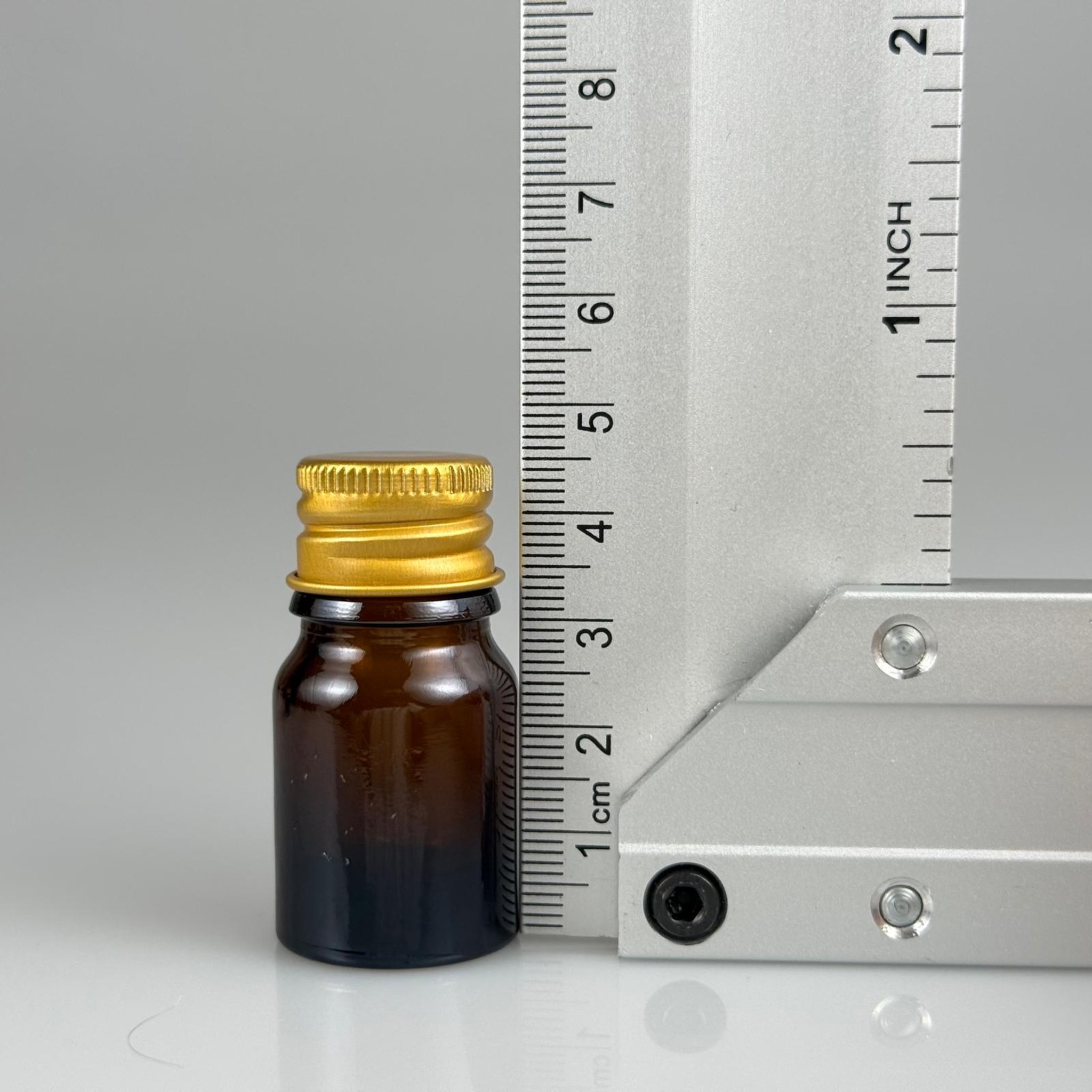 3 CC AMBER CAM ŞİŞE + KÖPÜK CONTALI GOLD ALÜMİNYUM METAL KAPAKLI TAKIM - 3 ML KAHVERENGİ CAM ŞİŞE