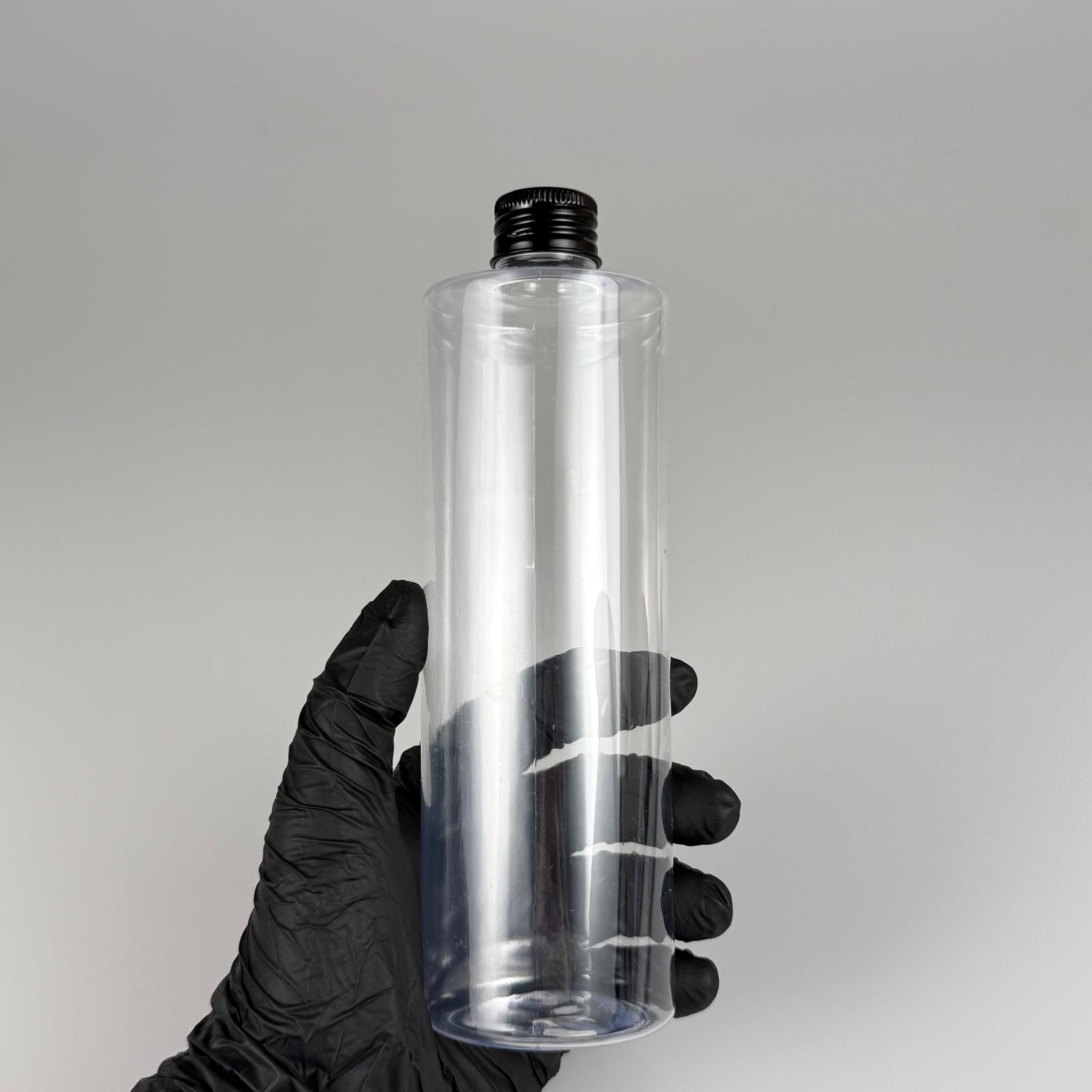 400 CC ŞEFFAF KÜT BOYUNLU SİLİNDİR PET ŞİŞE (30 GR - 24 AĞIZ ) + KÖPÜK CONTALI SİYAH METAL ALÜMİNYUM KAPAKLI + KOLONYA TIPALI TAKIM - 400 ML KAPAKLI ŞEFFAF PLASTİK ŞİŞELER