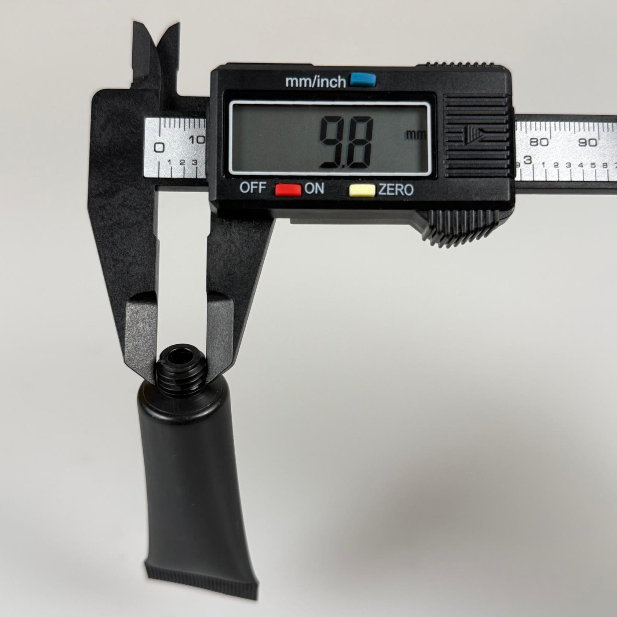 KOZMETİK İÇİN SİYAH BOŞ KREM TÜPÜ FLİPTOP KAPAKLI - 10 ML - MERHEM TÜPÜ - PLASTİK MANÜEL DOLDURULABİLİR BOŞ TÜP - LİPGLOSS TÜP - DUDAK PARLATICISI TÜPÜ - BAL DOLUMU İÇİN PLASTİK TÜP