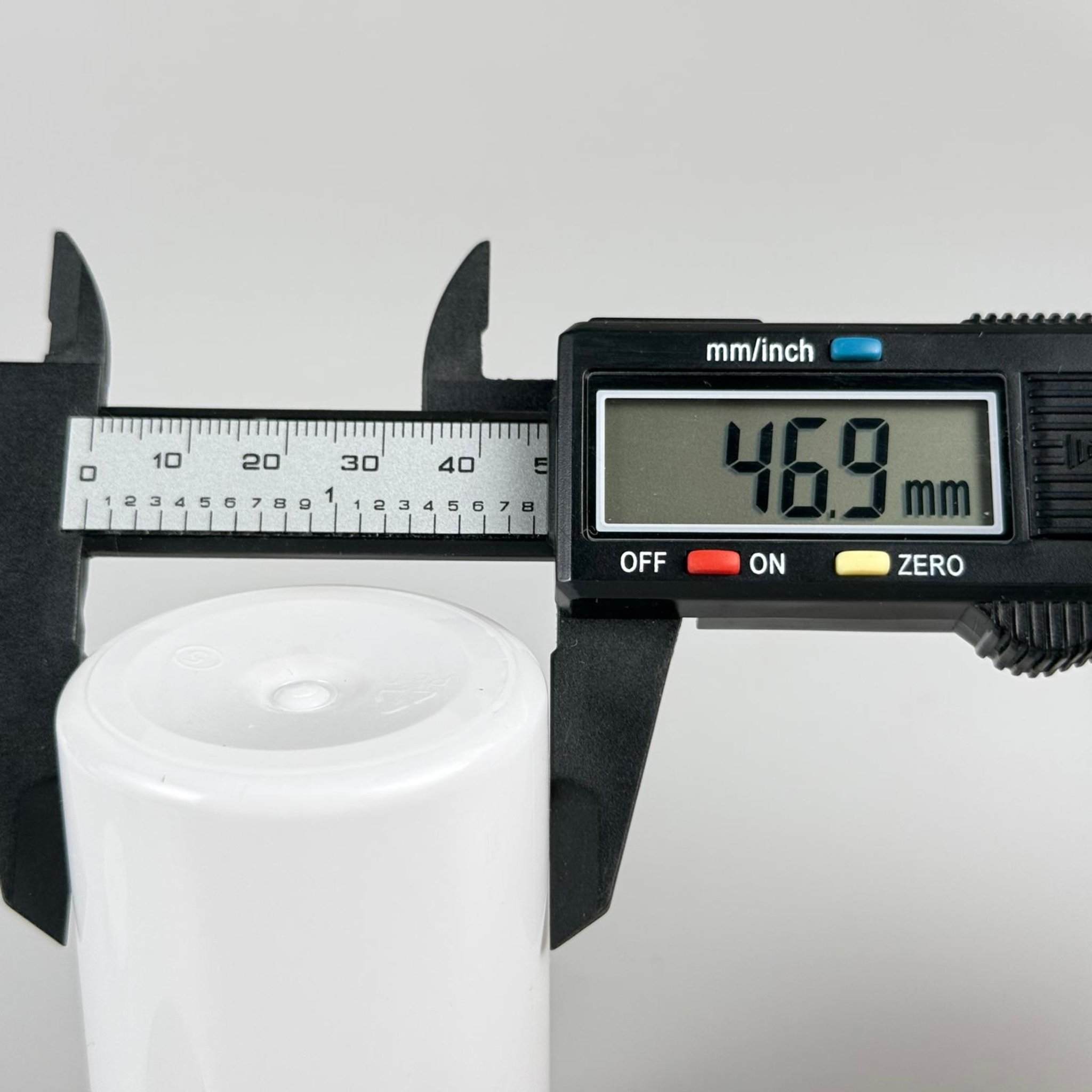100 CC BEYAZ PET PUDRA ŞİŞESİ + KÖPÜK CONTALI SİYAH METAL KAPAKLI + PUDRA TIPALI TAKIM - 100 ML PUDRA KUTUSU, EKO TUZLUK