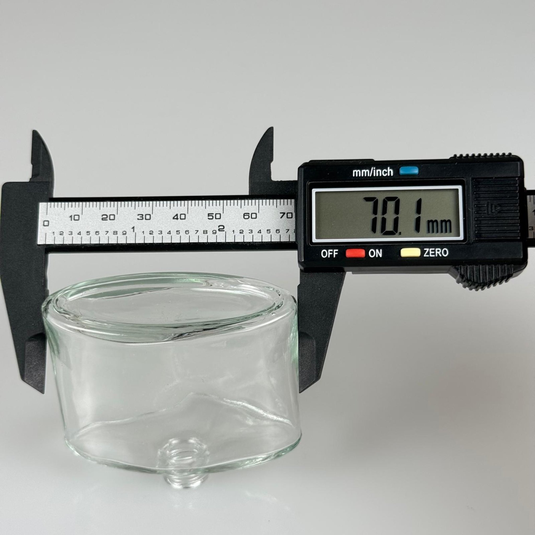 50 CC YASSI KÖŞELİ CAM ŞİŞE + GÜMÜŞ ALÜMİNYUM METAL KAPAKLI TAKIM - 50 ML ŞEFFAF CAM ŞİŞE