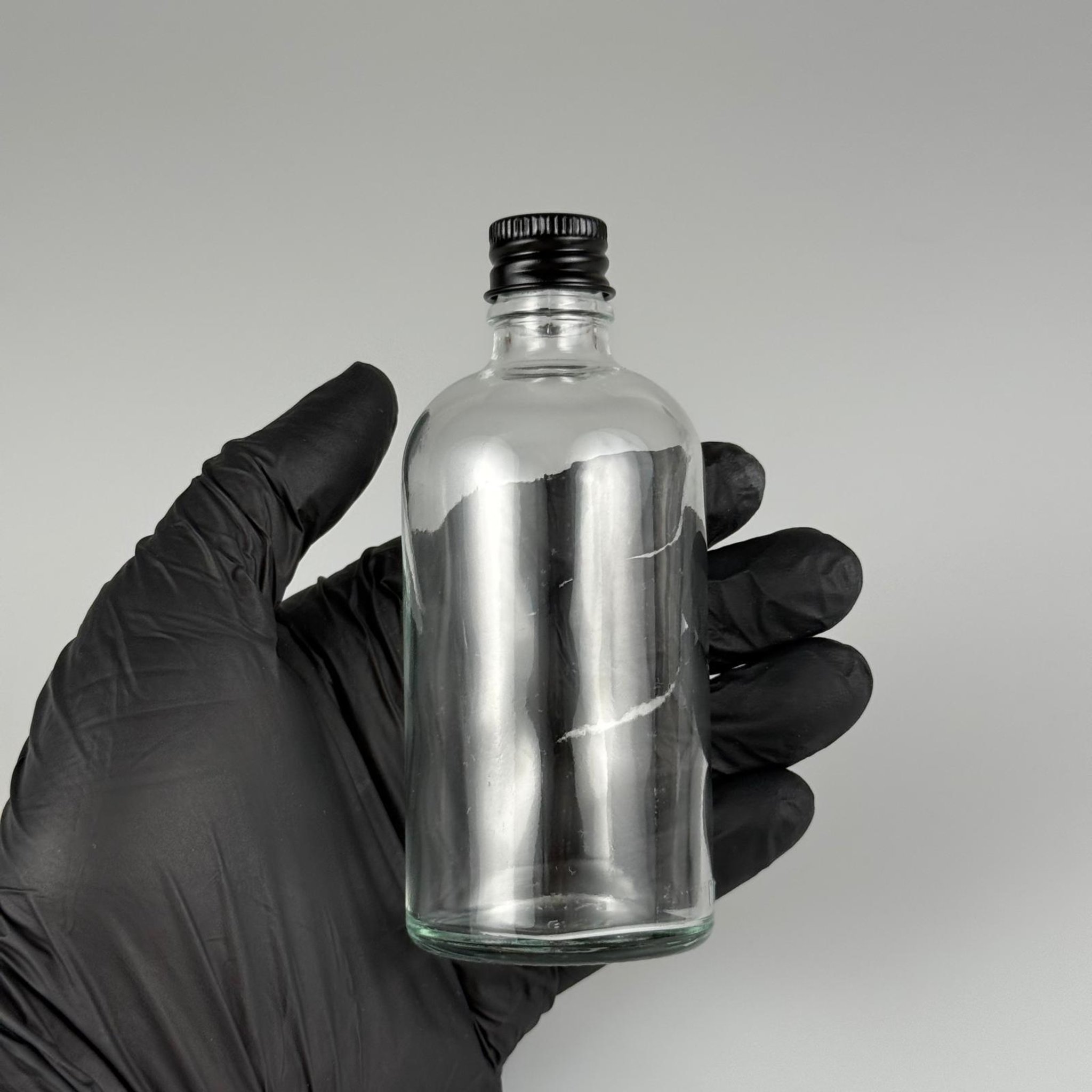 100 CC ŞEFFAF CAM ŞİŞE + KÖPÜK CONTALI SİYAH ALÜMİNYUM METAL KAPAKLI + DAMLALIKLI KOLONYA TIPALI TAKIM - 100 ML ŞEFFAF CAM ŞİŞE