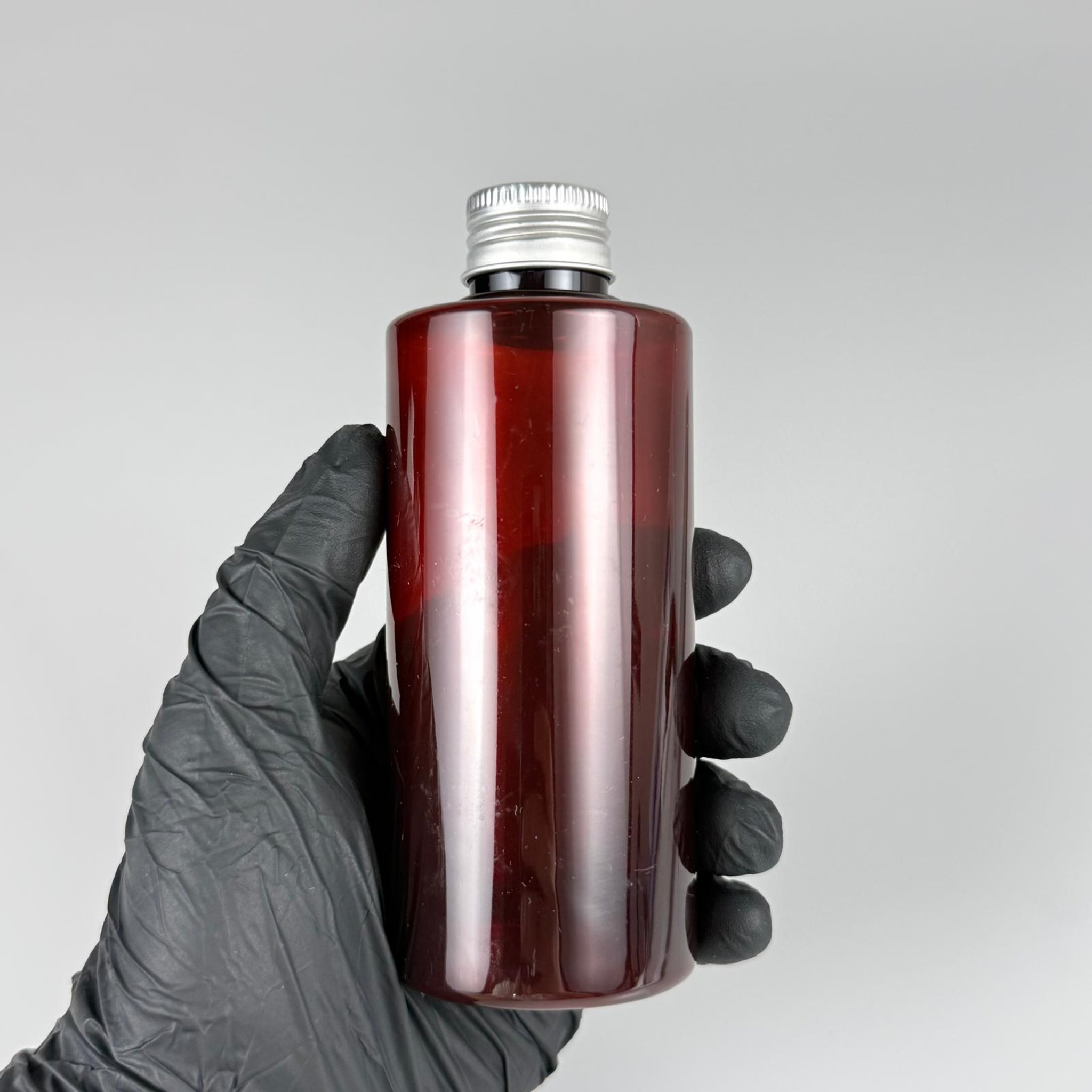 200 CC AMBER SİLİNDİR KESKİN KÜT MODEL SERT PET ŞİŞE (25 GR - 24 AĞIZ ) + KÖPÜK CONTALI GÜMÜŞ METAL ALÜMİNYUM KAPAKLI TAKIM - 200 ML KAPAKLI KAHVERENGİ PET ŞİŞELER