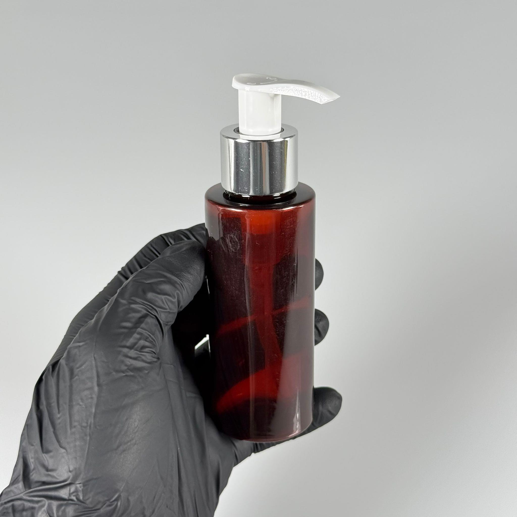 100 CC SİLİNDİR KESKİN KÜT MODEL SERT (17 GR) PET ŞİŞE - GÜMÜŞ SIVI SABUN POMPALI - JEL, PEELING, SERUM, GÜNEŞ KREMİ GİBİ YOĞUN KIVAMLI SIVILAR İÇİN- AĞIZ ÇAPI 24 MM - AMBER