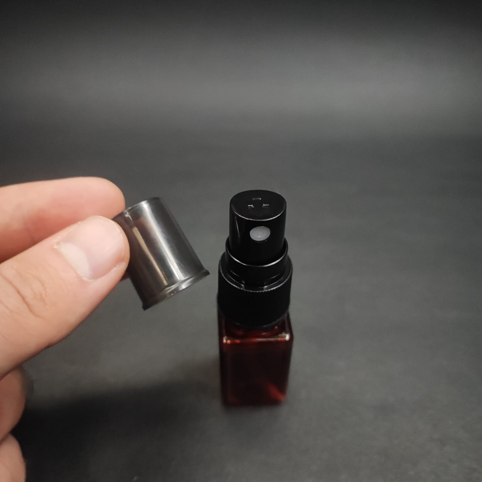 10 CC AMBER KARE PET ŞİŞE - SİYAH SPREYLİ TESTER 10 ML PLASTİK ŞİŞE