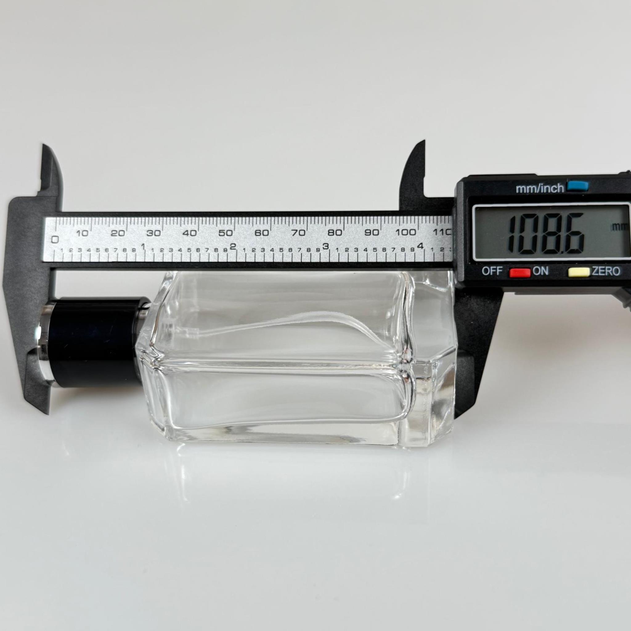 50 ML KÖŞELİ MODEL ANGEL PARFÜM ŞİŞESİ - SİYAH METAL SPREYLİ + GÜMÜŞ SİYAH KAPAKLI (AĞIZ 15 MM GEÇME KOLAY KAPAMA)