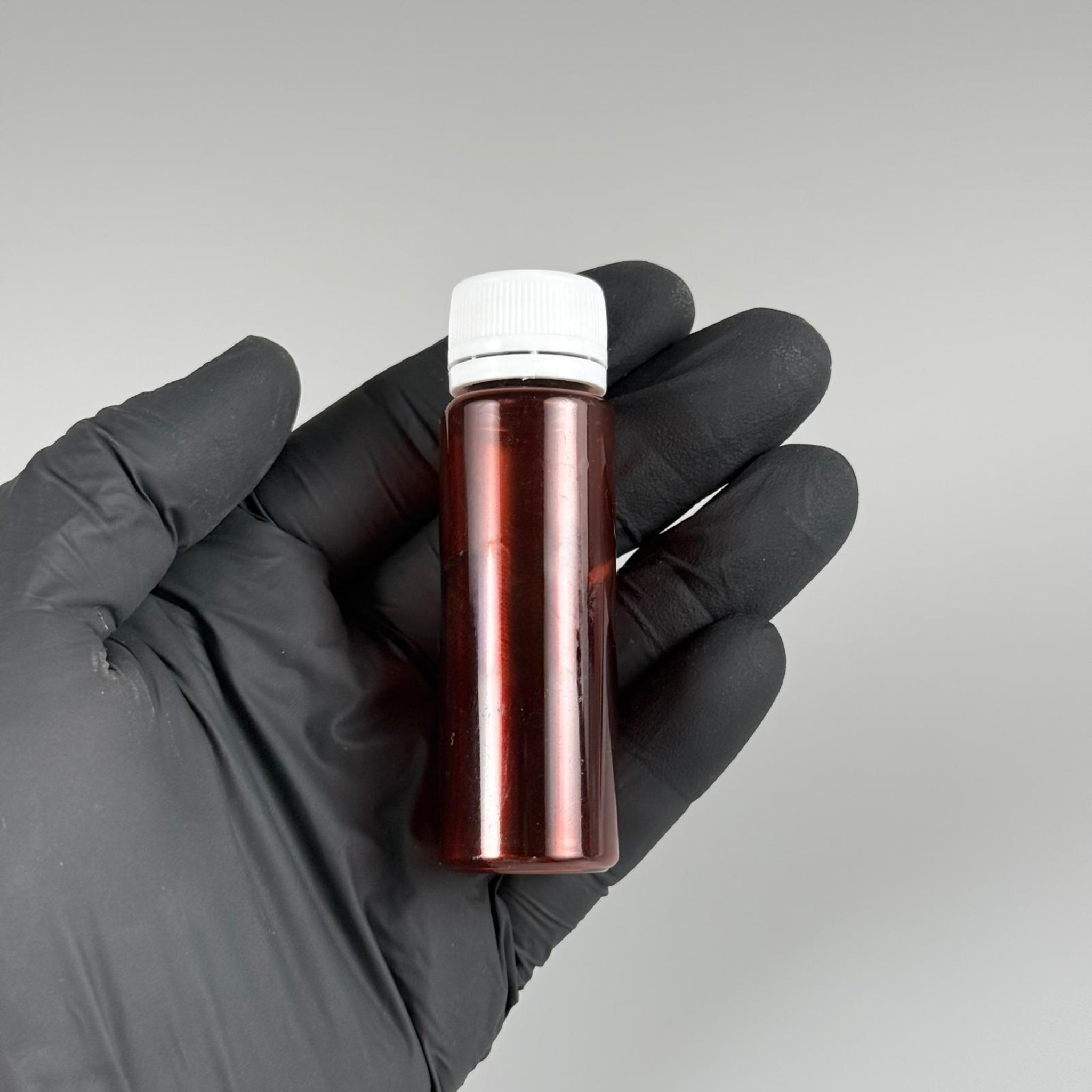 20 CC PET SHOT ŞİŞESİ  - KİLİTLİ BEYAZ KAPAKLI KOLAJEN ŞİŞESİ - 20 ML PLASTİK ŞİŞE - AMBER (KİLİTLİ KAPAK SERTÇE BASTIRARAK KAPANIR)