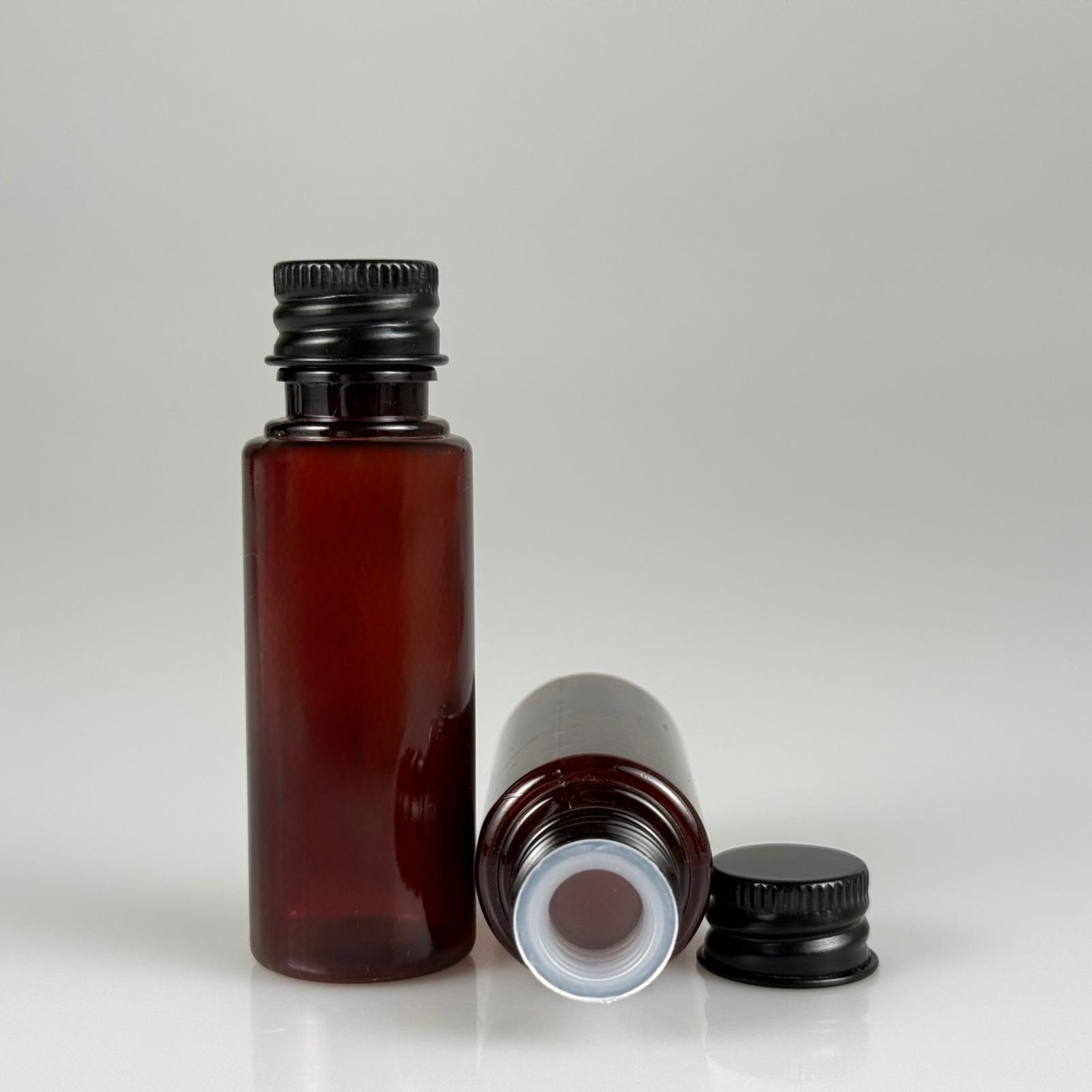 30 CC PET AMBER SHOT ŞİŞE - KÖPÜK CONTALI SİYAH ALÜMİNYUM METAL KAPAKLI + KÖR TIPALITAKIM - 30 ML KAHVERENGİ PLASTİK ŞİŞE
