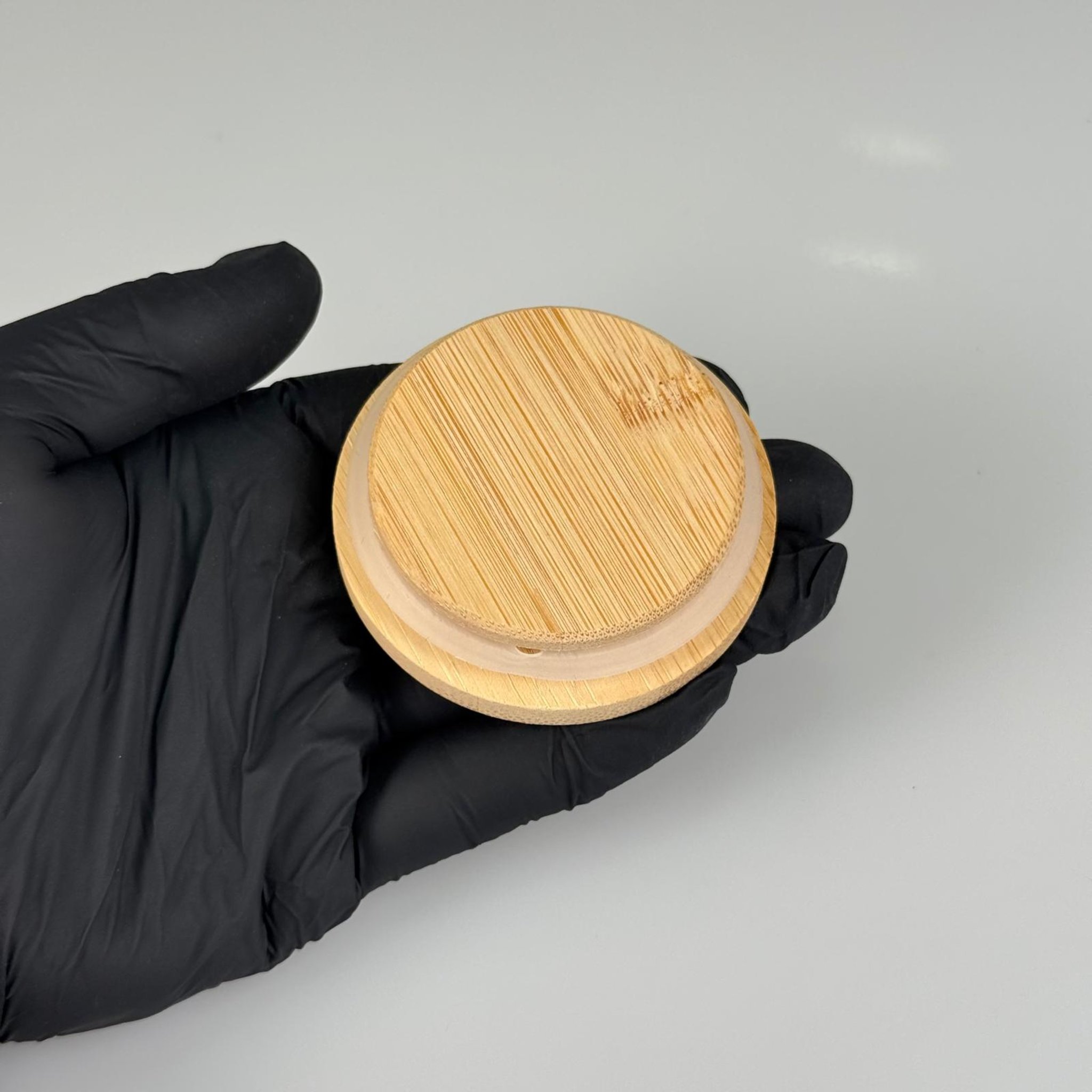 50 MM AHŞAP BAMBU GEÇME KAPAK - SİLİKON CONTALI - MUM BARDAK, BAHARAT KAVANOZU VB İÇİN KULLANILABİLİR