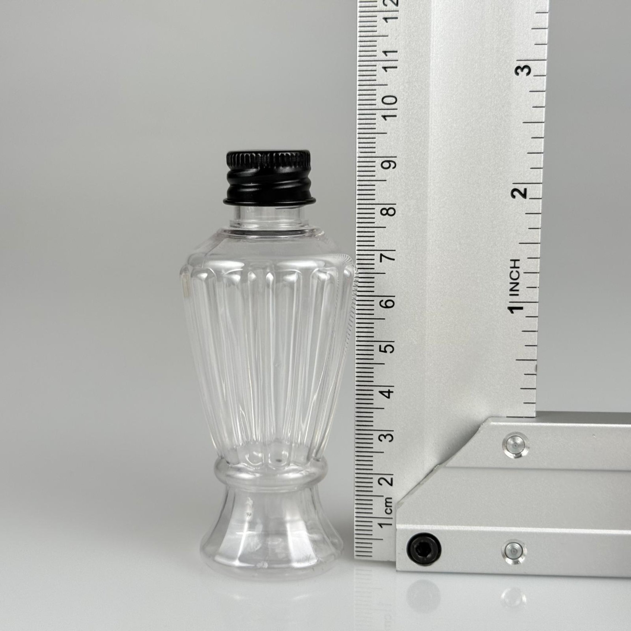 50 CC MİNİ VAZO HÜRREM PET ŞİŞE + KÖPÜK CONTALI SİYAH ALÜMİNYUM METAL KAPAKLI TAKIM - 50 ML PLASTİK CAMPET ŞİŞE