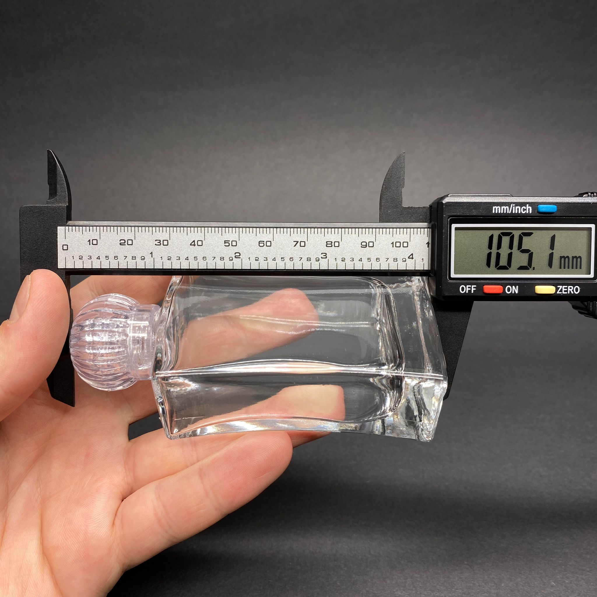 50 CC DİKDÖRTGEN KÖŞELİ YASSI MODEL CAM ŞİŞE - KRİSTAL KAPAKLI TIPALI  - 50 ML LÜKS CAM KOLONYA ŞİŞESİ - 1. KALİTE İTHAL CAM