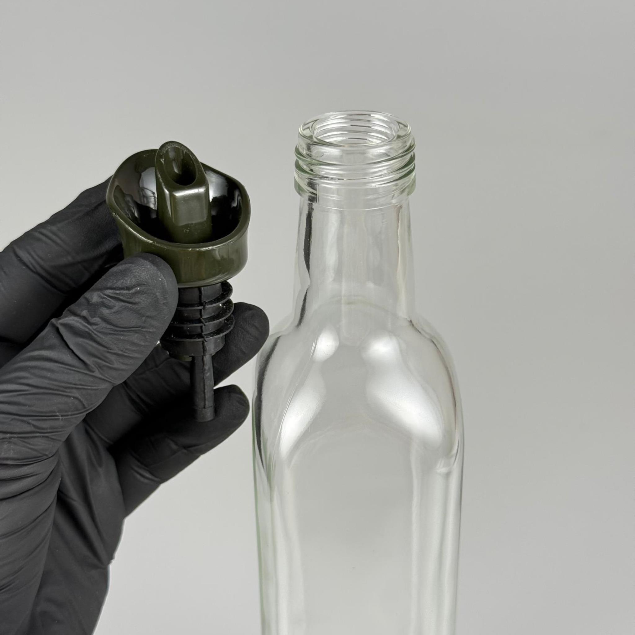 Akıtmaz Kapaklı Şık Cam Yağlık – Zeytinyağı ve Sirke İçin - Restoran Tipi 500 ML Şeffaf Maraska Kare Yağdanlık Koyu Yeşil Akıtıcı Başlıklı