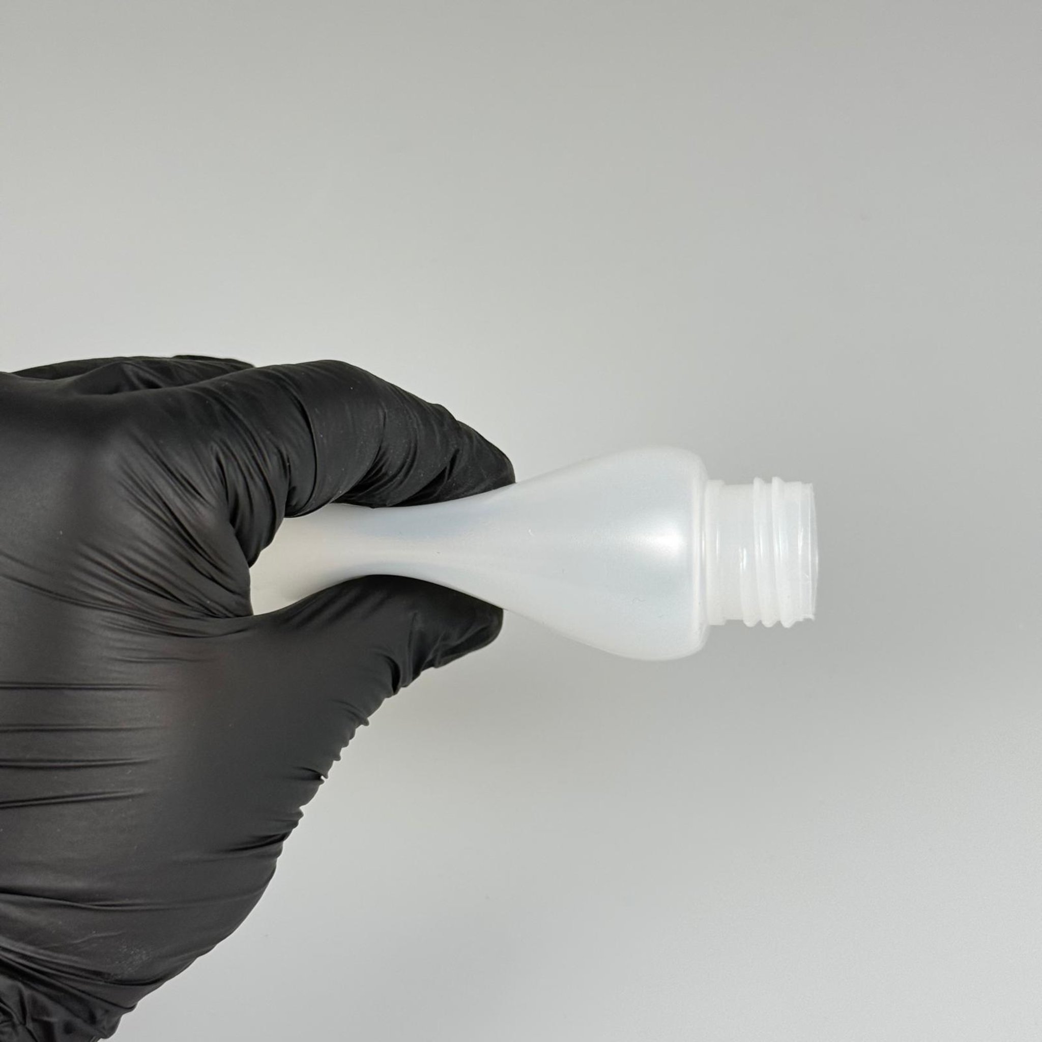 100 ML SIKILABİLİR YUMUŞAK PE POLİETİLEN PLASTİK ŞİŞE - BEYAZ ASANSÖR SİVRİ KARTUŞ KAPAKLI - 100 cc sos, yağ, kartuş, mürekkep vb için boş şişeler