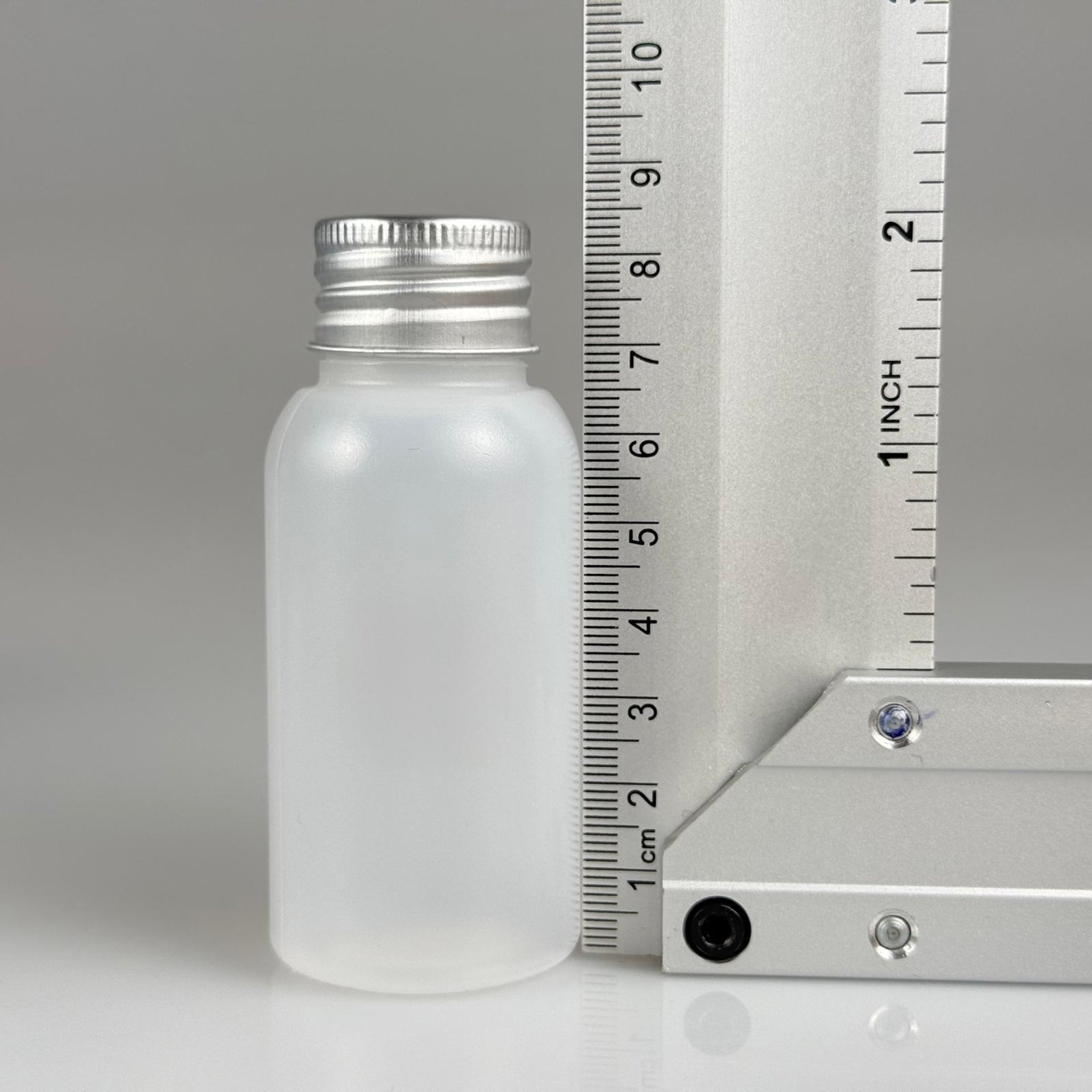 50 ML SIKILABİLİR YUMUŞAK POLİETİLEN PE PLASTİK ASETON ŞİŞESİ ( 24 AĞIZ ) + KÖPÜK CONTALI GÜMÜŞ METAL ALÜMİNYUM KAPAK TAKIM - 50 cc sos, yağ, kartuş, mürekkep vb için boş şişeler