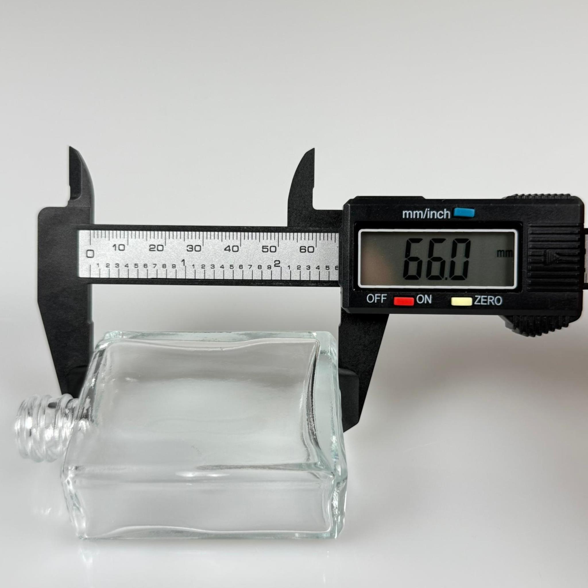 40 CC YASSI DİKDÖRTGEN KÖŞELİ KISA CAM ŞİŞE - 18 MM AĞIZ - 40 ML PRESTİJLİ ŞİŞE