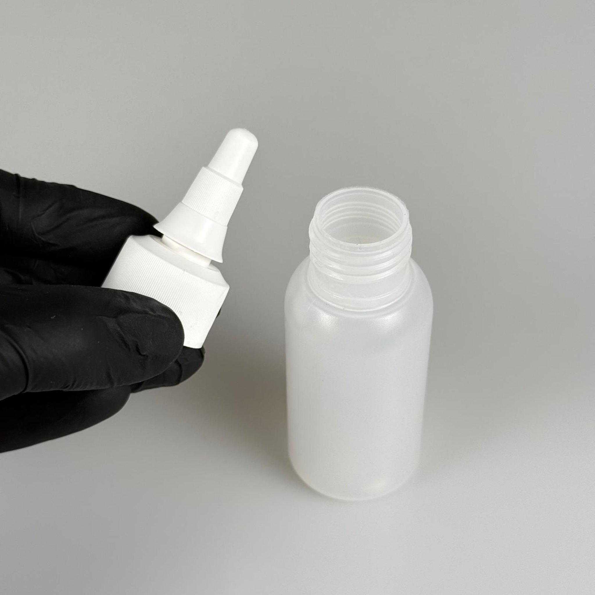 50 ML SIKILABİLİR YUMUŞAK POLİETİLEN PE PLASTİK ŞİŞE - BEYAZ ASANSÖR AKITICI SOS KAPAKLI - 50 cc sos, yağ, kartuş, mürekkep vb için boş şişeler