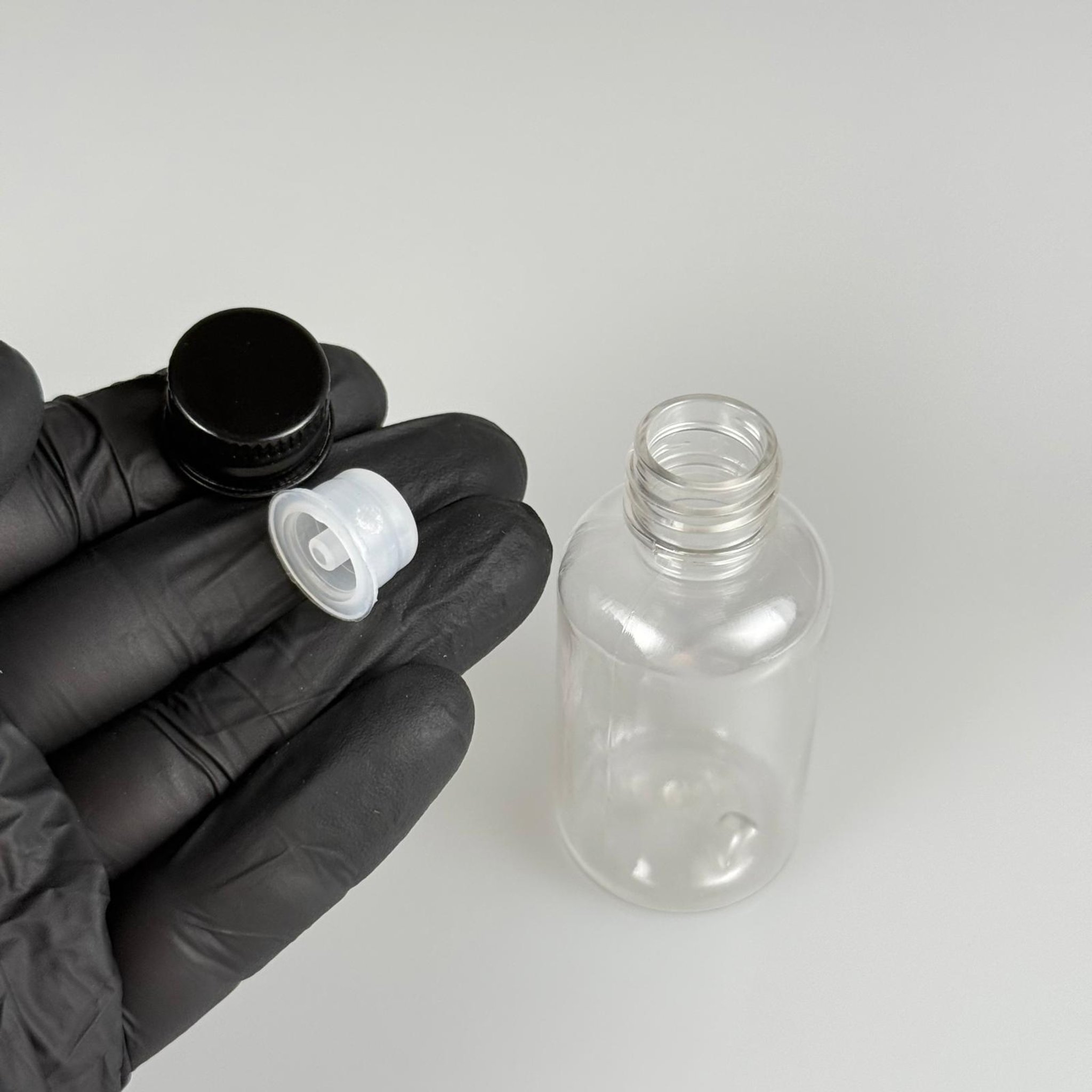40 CC ŞEFFAF SİLİNDİR TOMBUL PET ŞİŞE + KÖPÜK CONTALI SİYAH ALÜMİNYUM METAL KAPAKLI + DAMLALIKLI KOLONYA TIPALI TIPALI TAKIM - 40 ML PLASTİK ŞİŞE