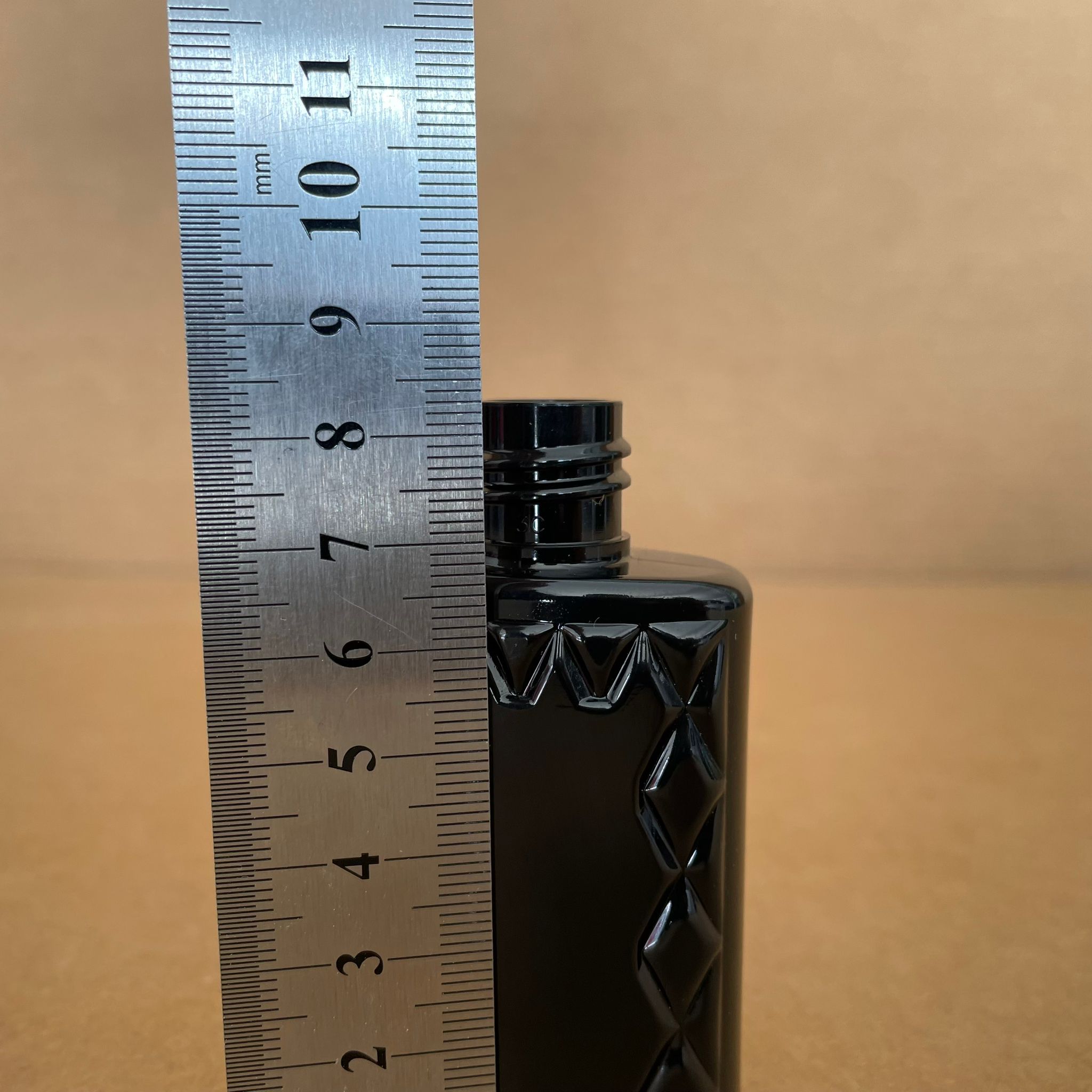 50 CC SİYAH PET KÖŞELİ PARFÜM ŞİŞESİ - 18 AĞIZ - 50 ML PLASTİK PARFÜM - KOLONYA ŞİŞESİ