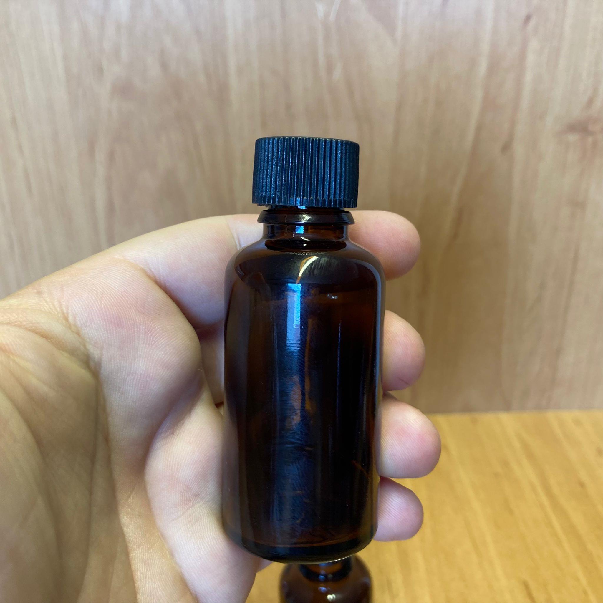 30 CC AMBER İÇTEN DAMLALIKLI - SİYAH PLASTİK KAPAKLI CAM ŞİŞE - 30 ML KOLONYA TIPALI CAM ŞİŞE
