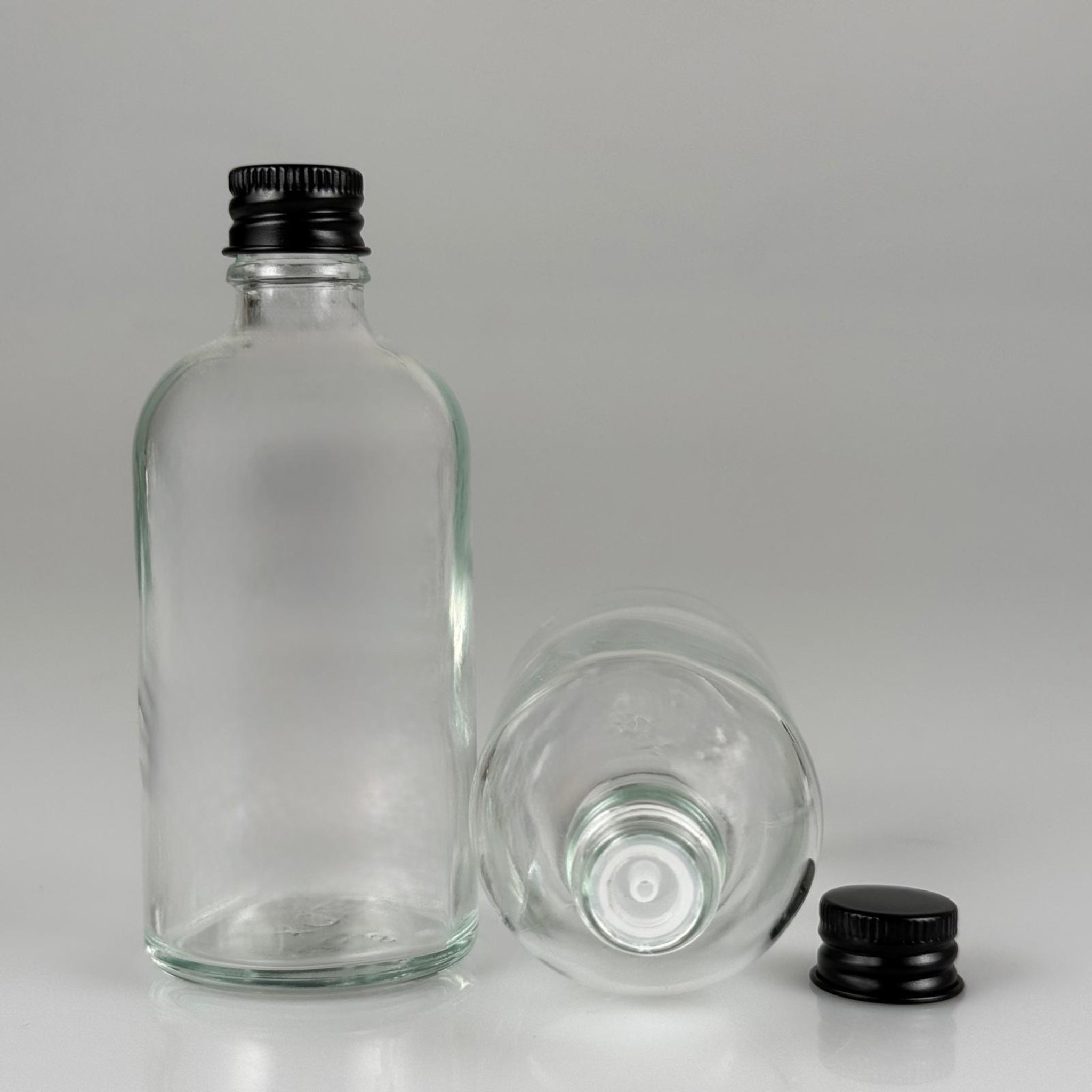 100 CC ŞEFFAF CAM ŞİŞE + KÖPÜK CONTALI SİYAH ALÜMİNYUM METAL KAPAKLI + DAMLALIKLI KOLONYA TIPALI TAKIM - 100 ML ŞEFFAF CAM ŞİŞE