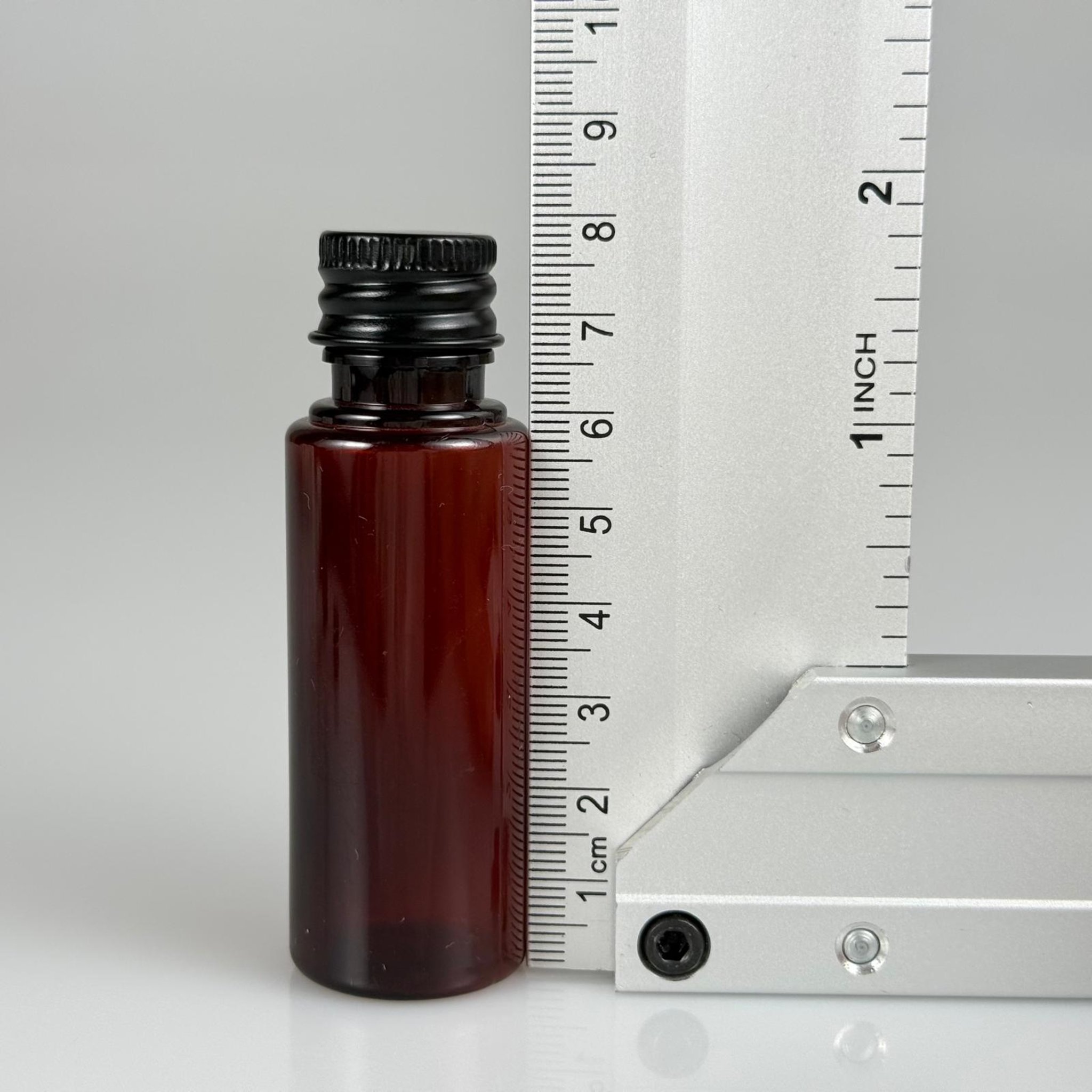 30 CC PET AMBER SHOT ŞİŞE - KÖPÜK CONTALI SİYAH ALÜMİNYUM METAL KAPAKLI + KÖR TIPALITAKIM - 30 ML KAHVERENGİ PLASTİK ŞİŞE