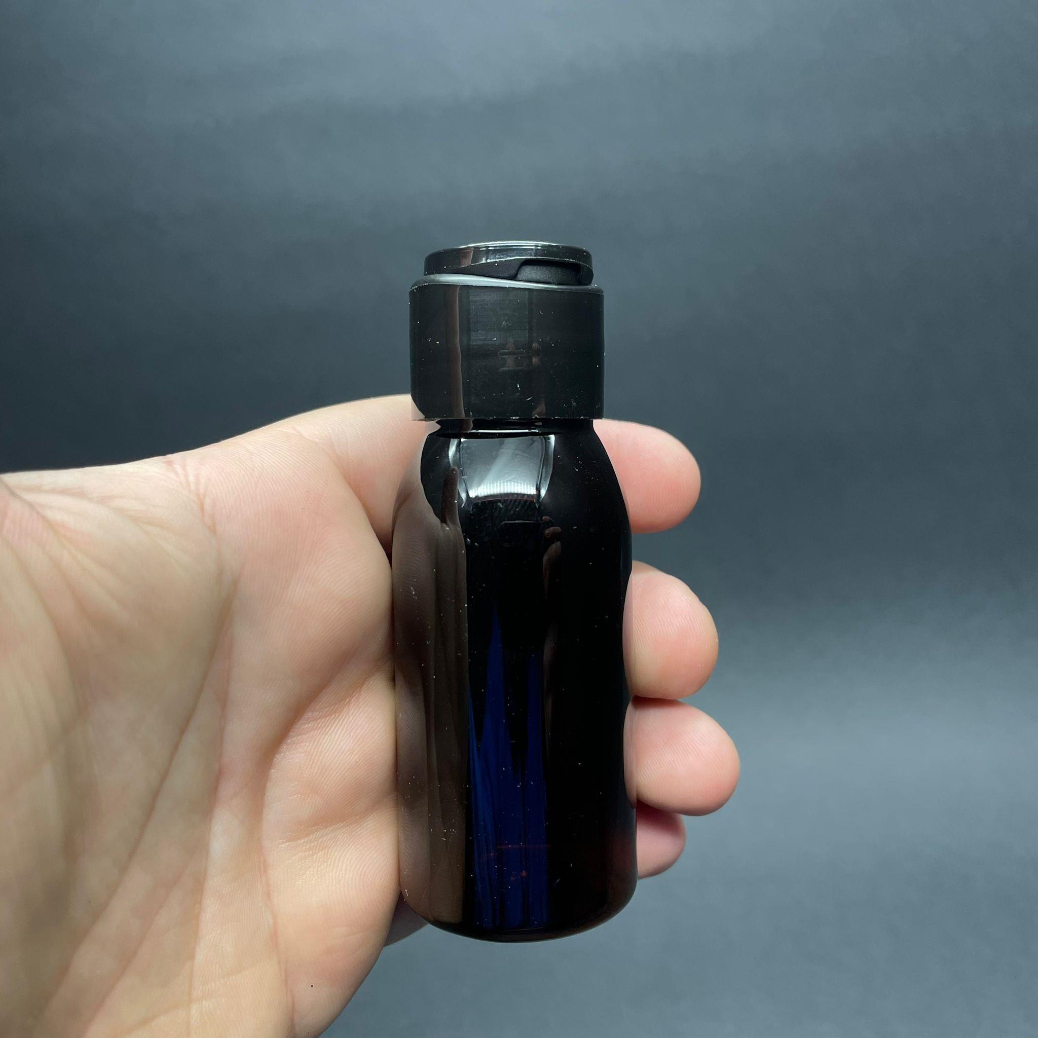 50 CC AMBER SERT MODEL PET ŞİŞE - SİYAH FLİPTOP AÇILIR KAPANIR KAPAKLI - 50 ML KAHVERENGİ AKITICILI PLASTİK ŞİŞE - KAPAK ÜST KALİTE