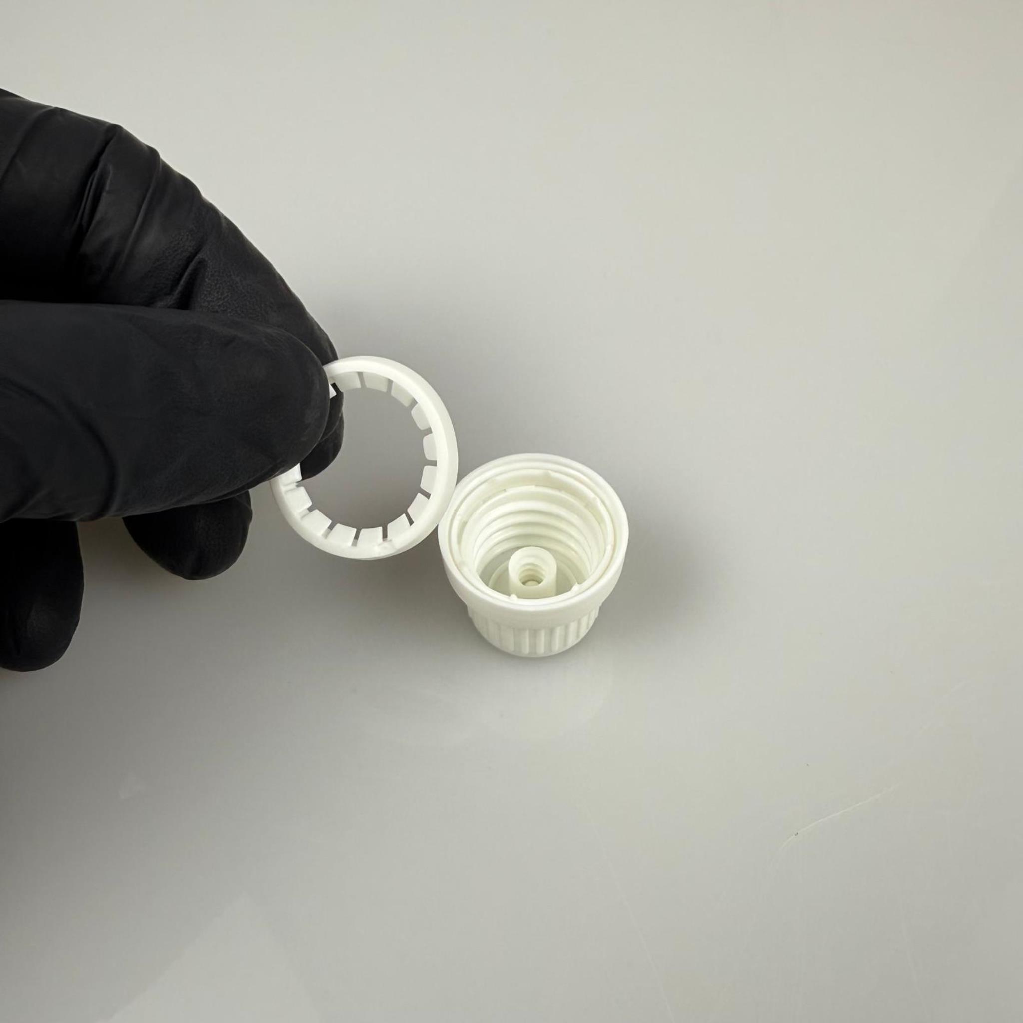 18 MM İÇTEN DAMLALIKLI KİLİTLİ KAPAK BEYAZ