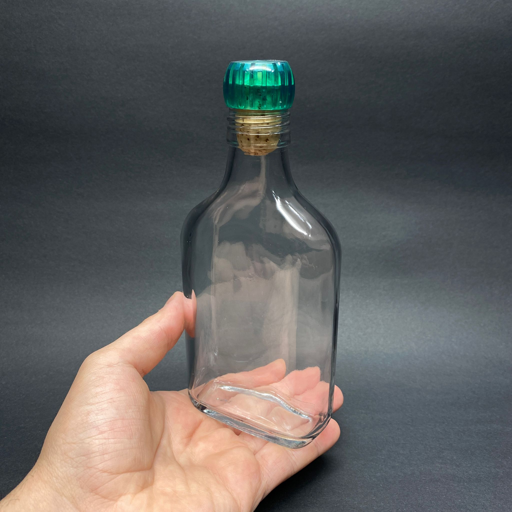200 CC COLDBREW YASSI CAM ŞİŞE - YEŞİL BAŞLIKLI DOĞAL MANTAR TIPALI - 200 ML YASSI SOĞUK KAHVE ŞİŞE