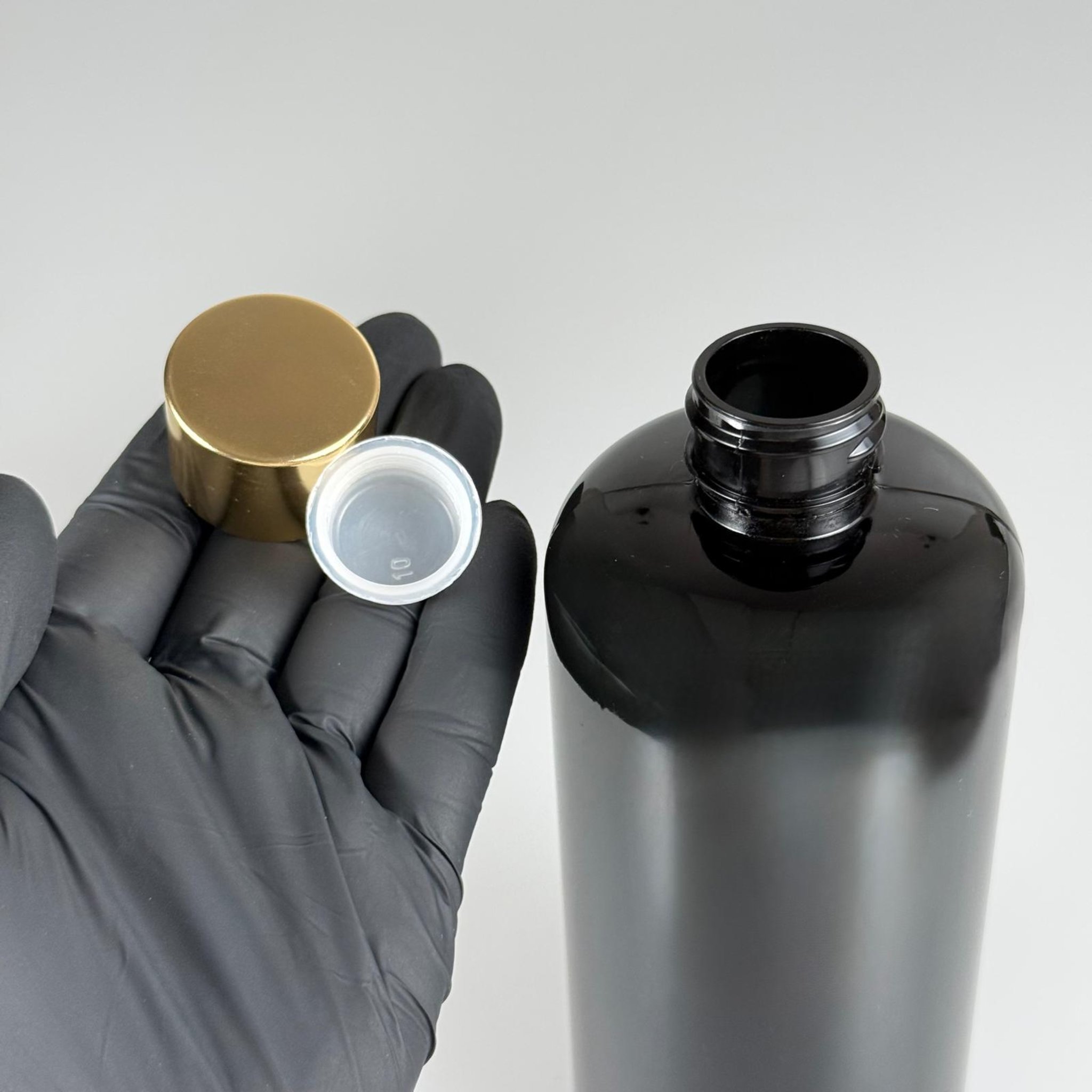 500 CC SİYAH UZUN SİLİNDİR PET ŞİŞE + ALÜMİNYUM KAPLAMALI GOLD KAPKALI + KÖR TIPALI TAKIM - 500 ML SİYAH PET ŞİŞE