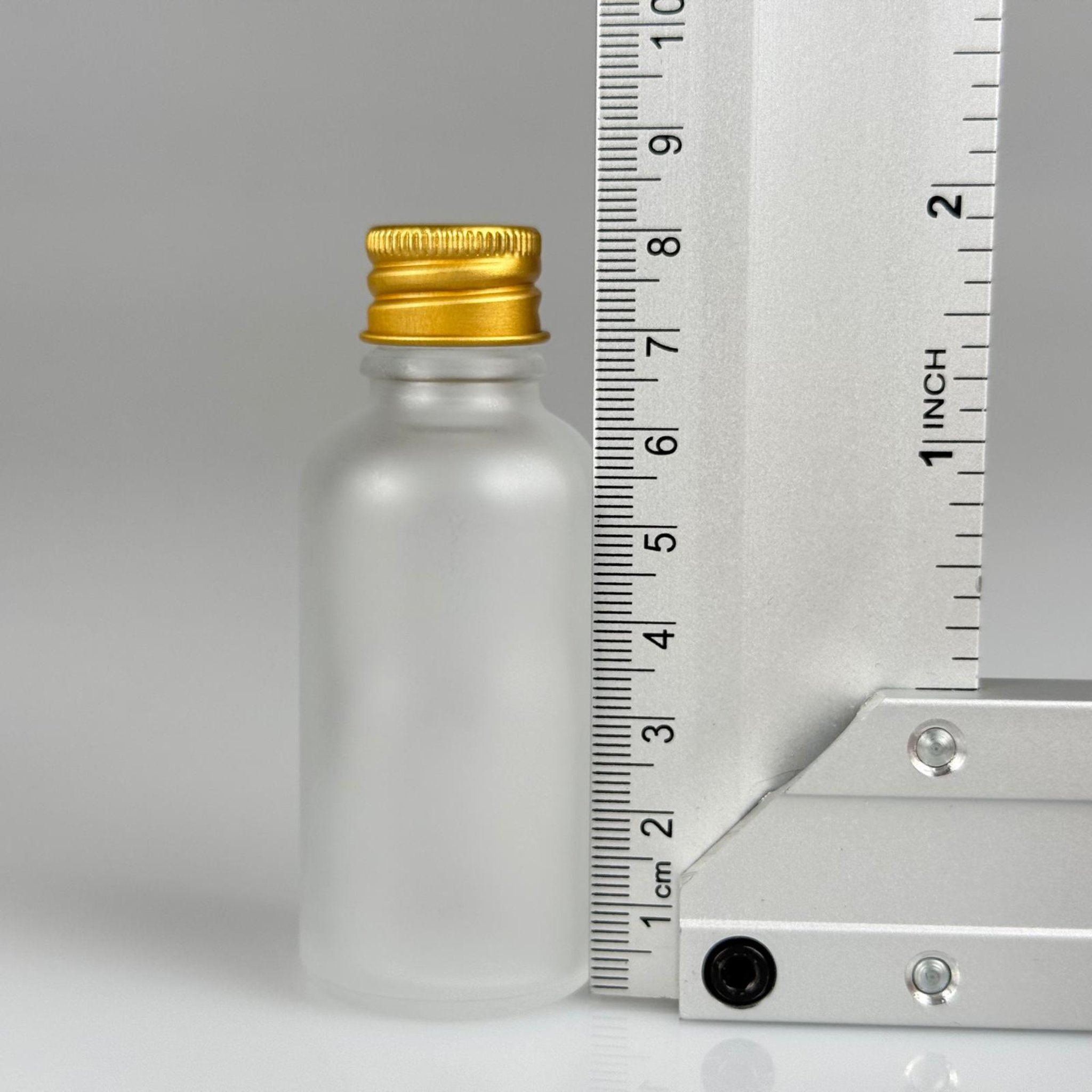 30 CC BUZLU CAM ŞİŞE + KÖPÜK CONTALI GOLD ALÜMİNYUM METAL KAPAKLI + DAMLALIKLI KOLONYA TIPALI TAKIM - 30 ML BUZLU CAM ŞİŞE