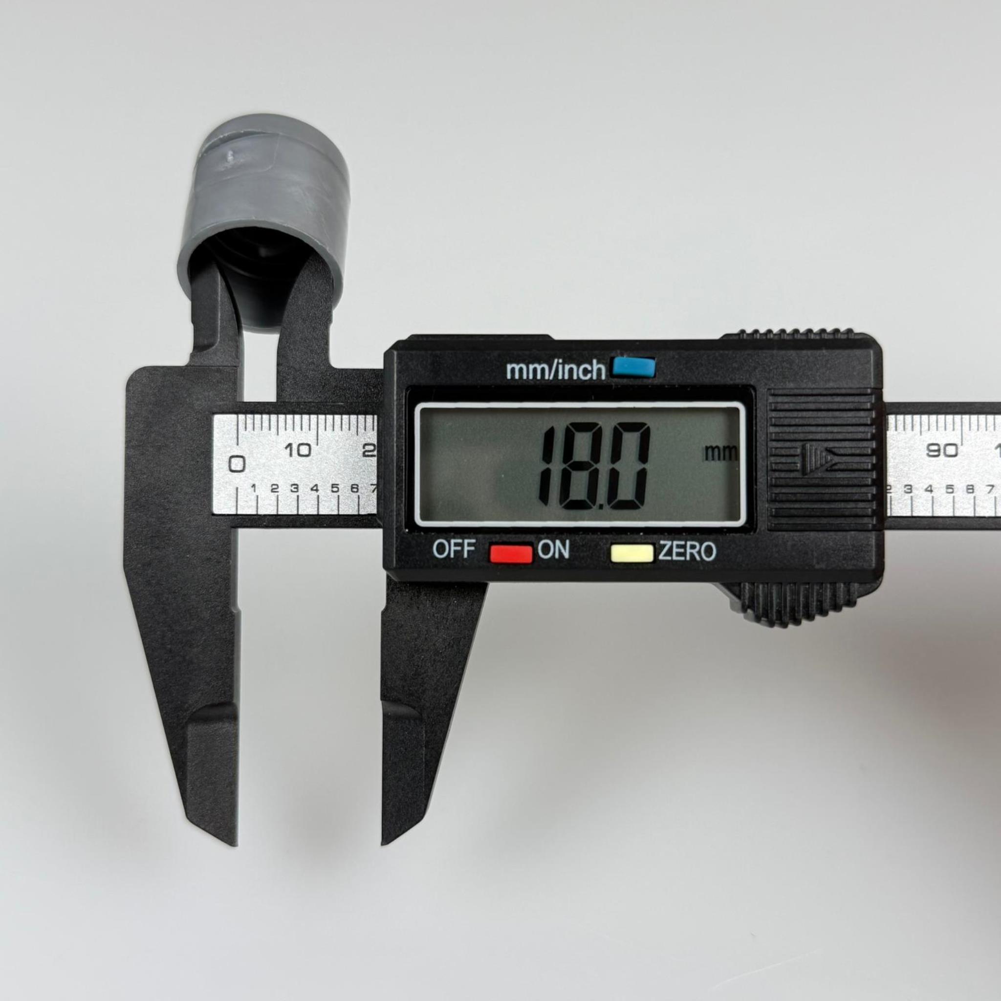 18 MM FLİPTOP KAPAK GRİ - AÇILIR KAPANIR KAPAK - AKITICILI KOLONYA DEZENFEKTAN KAPAK