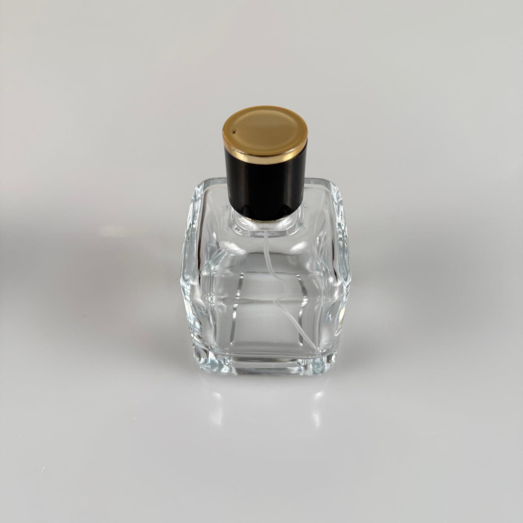 100 ML KARE MODEL LURA PARFÜM ŞİŞESİ - GOLD METAL SPREYLİ + GOLD SİYAH KAPAKLI (AĞIZ 15 MM GEÇME KOLAY KAPAMA)