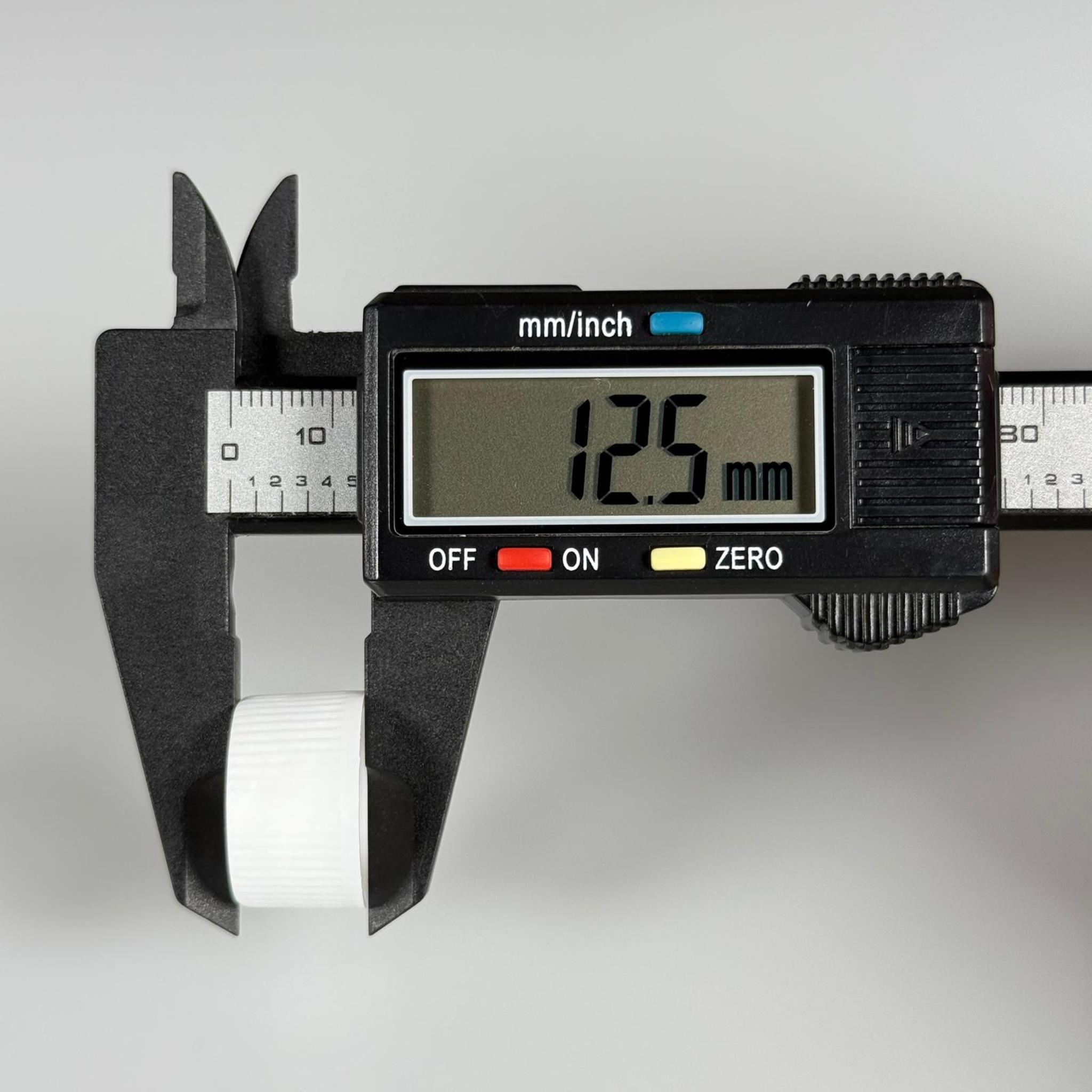 18 MM DELİKLİ PLASTİK KAPAK BEYAZ (DAMLALIK İÇİN)