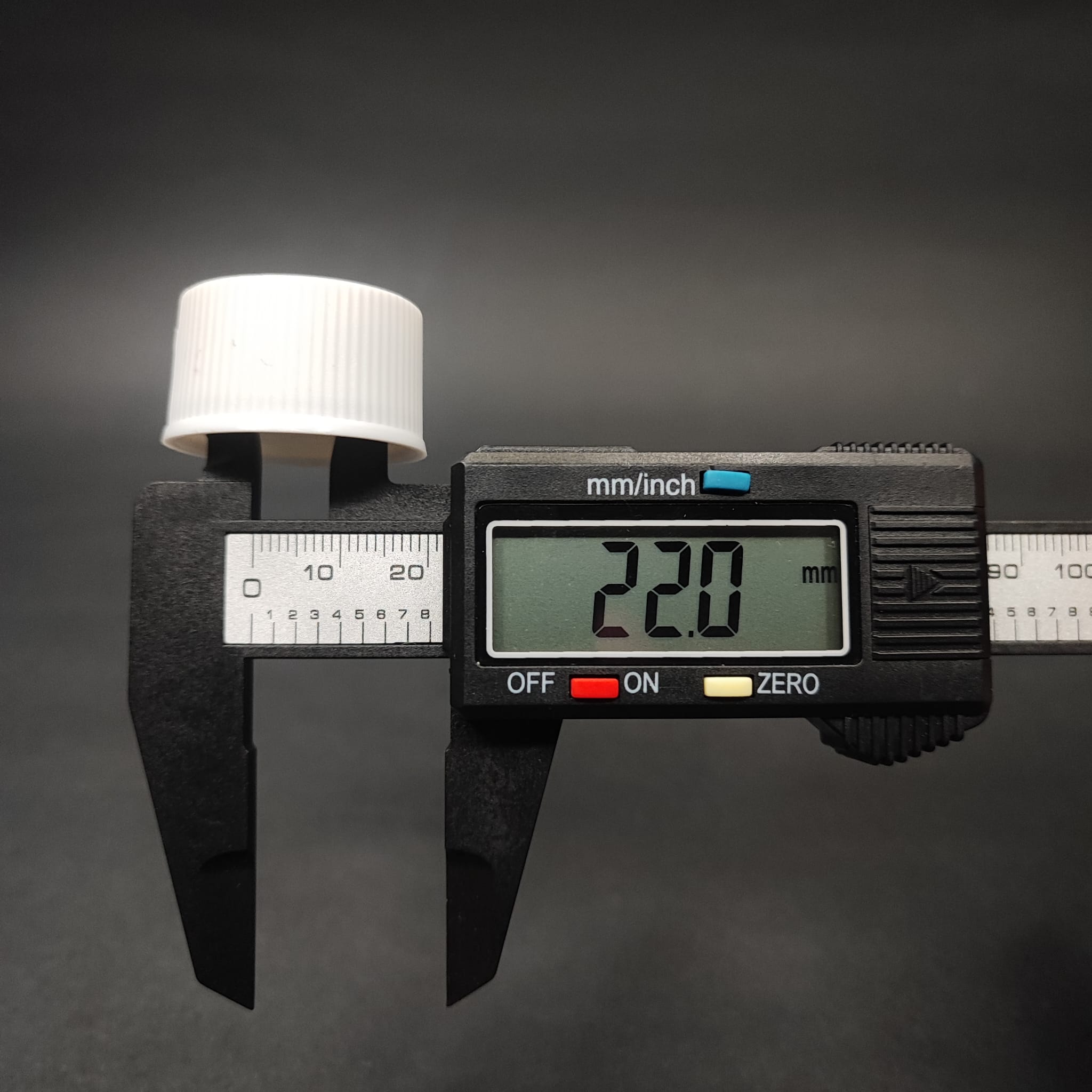 24 MM ÇOCUK KİLİTLİ BEYAZ KAPAK