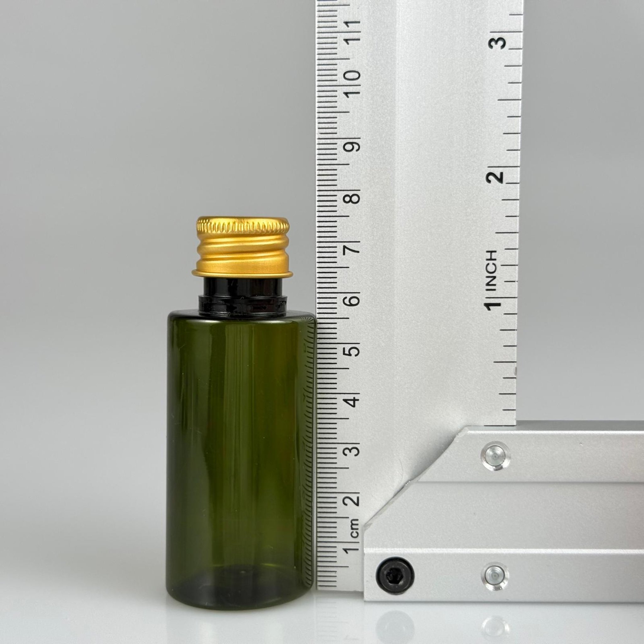 35 CC  SİLİNDİR YEŞİL PET ŞİŞE + KÖPÜK CONTALI GOLD ALÜMİNYUM METAL KAPAKLI TAKIM - 35 ML PLASTİK ŞİŞE