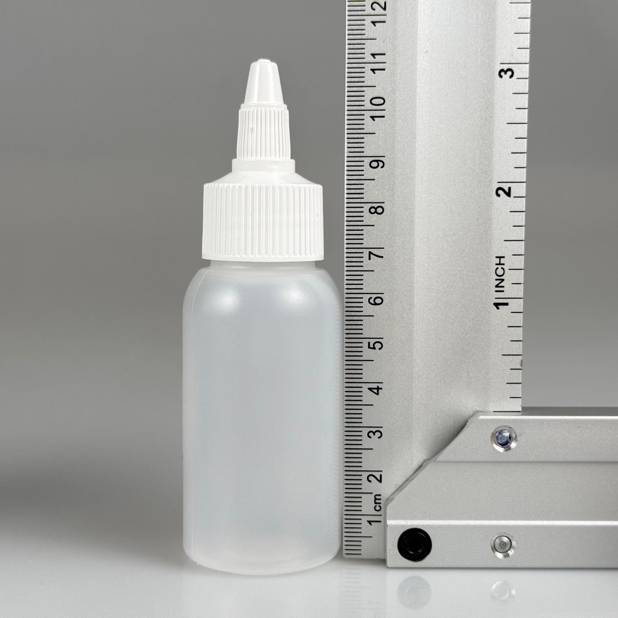 50 ML SIKILABİLİR YUMUŞAK POLİETİLEN PE PLASTİK ŞİŞE - BEYAZ TWİST AKITICI SOS KAPAKLI - 50 cc sos, yağ, kartuş, mürekkep vb için boş şişeler