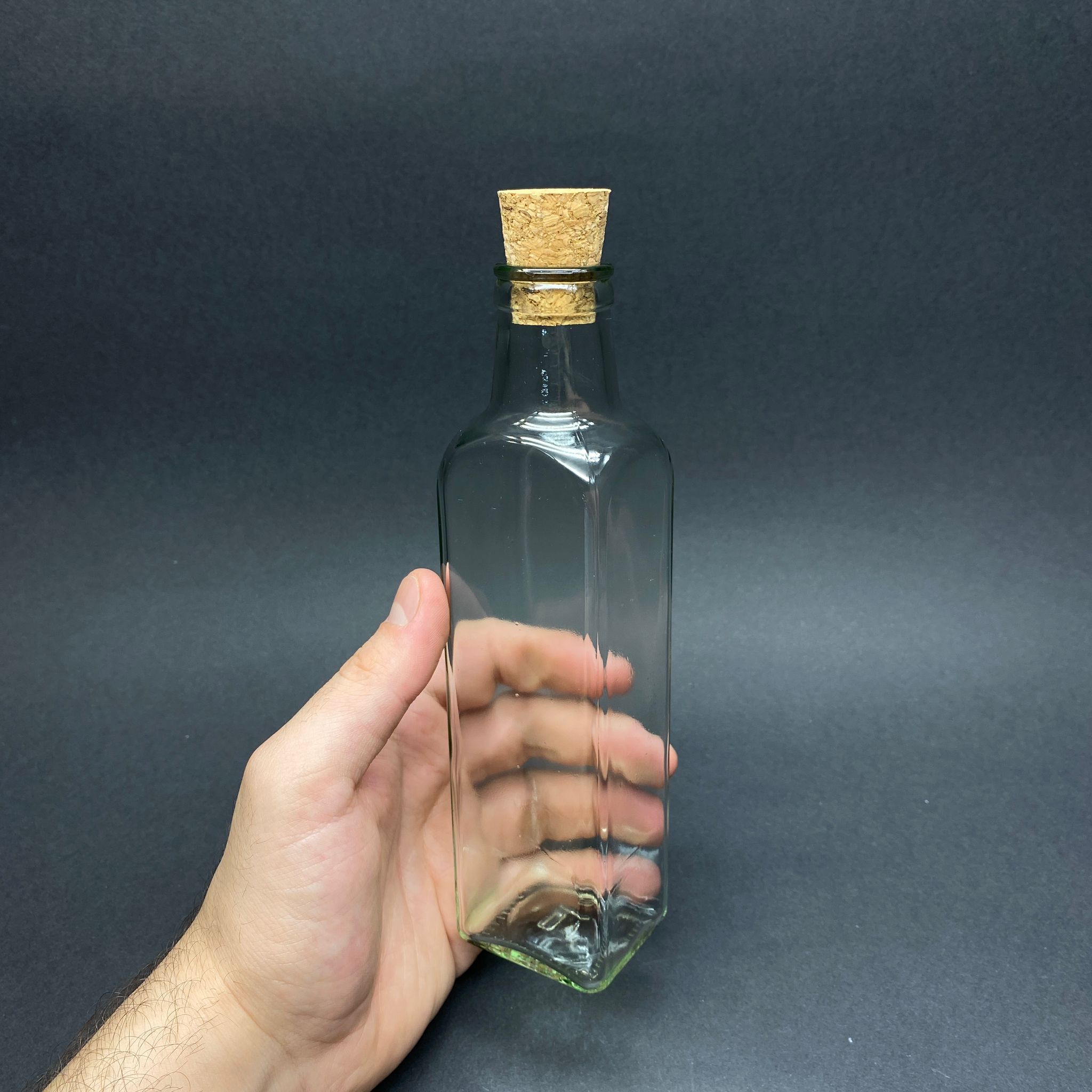 250 CC KÖŞELİ MARASKA CAM ŞİŞE - DOĞAL MANTAR TIPALI - 250 ML İTHAL MARASKA CAM ŞİŞE