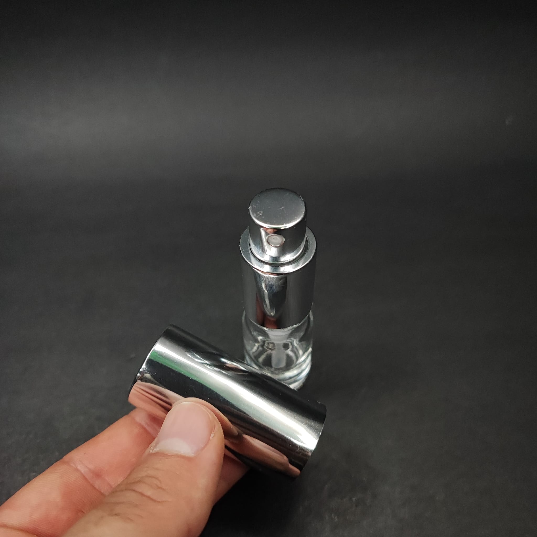 5 ML LÜKS VİDALI VALF ÇEVİRME PARFÜM ŞİŞELERİ - 5 CC ŞEFFAF CAM ŞİŞE - GÜMÜŞ METAL SPREYLİ KAPAKLI SET